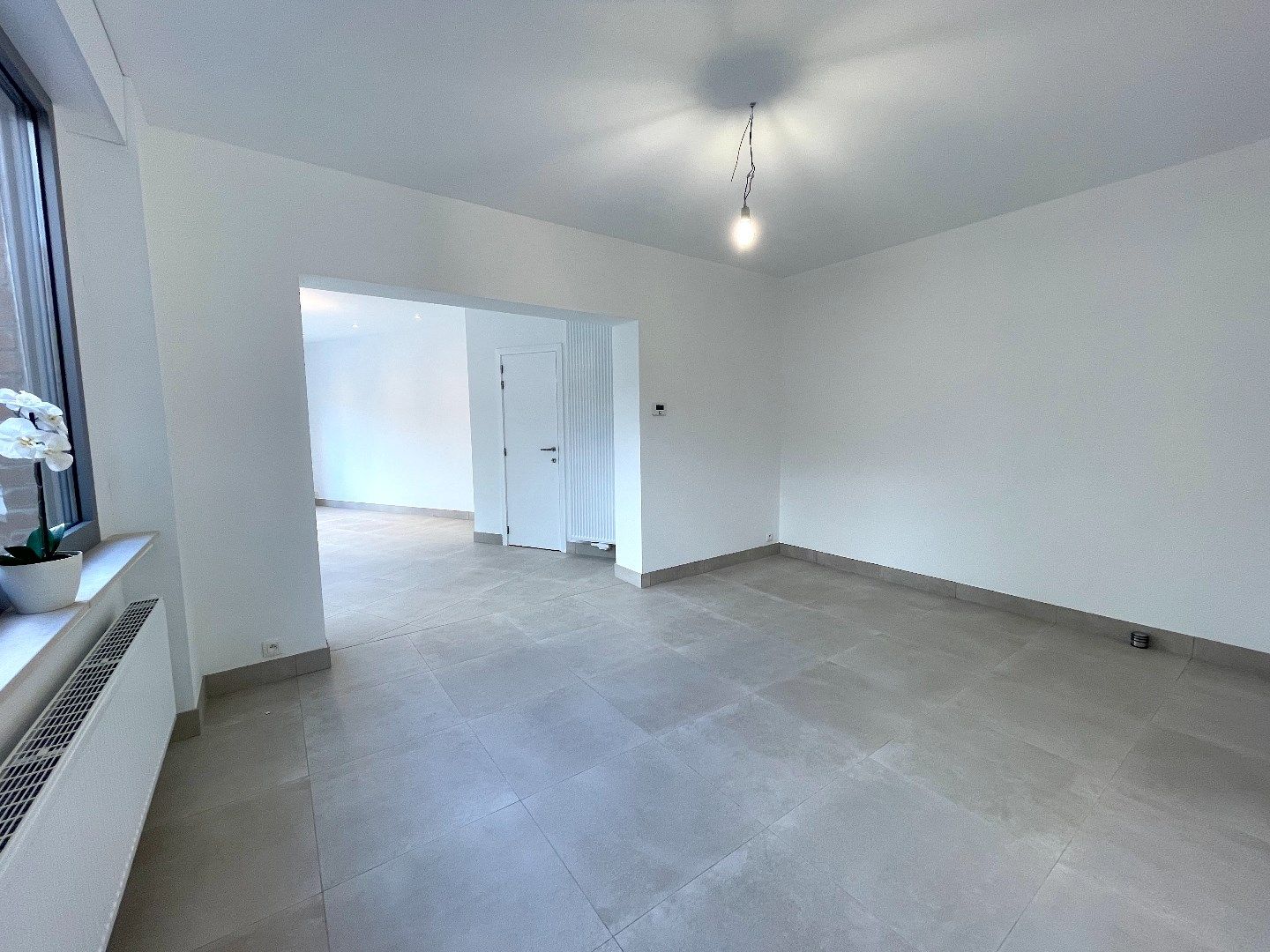 Prachtige, gerenoveerde woning met 3 slaapkamers en grote tuin! foto 8
