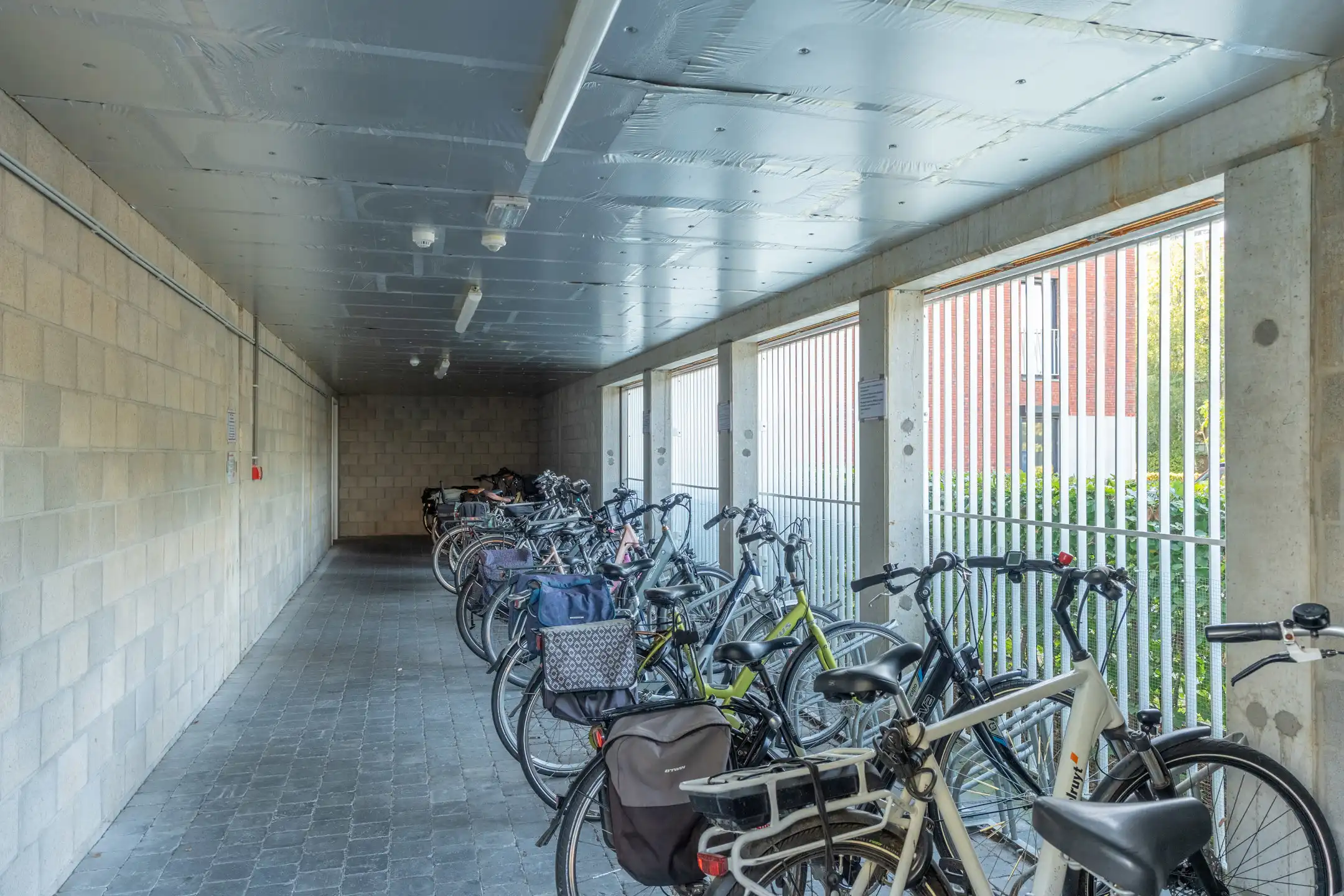 Energiezuinig penthouse met 2 slpks, terras en staanplaats. foto 30