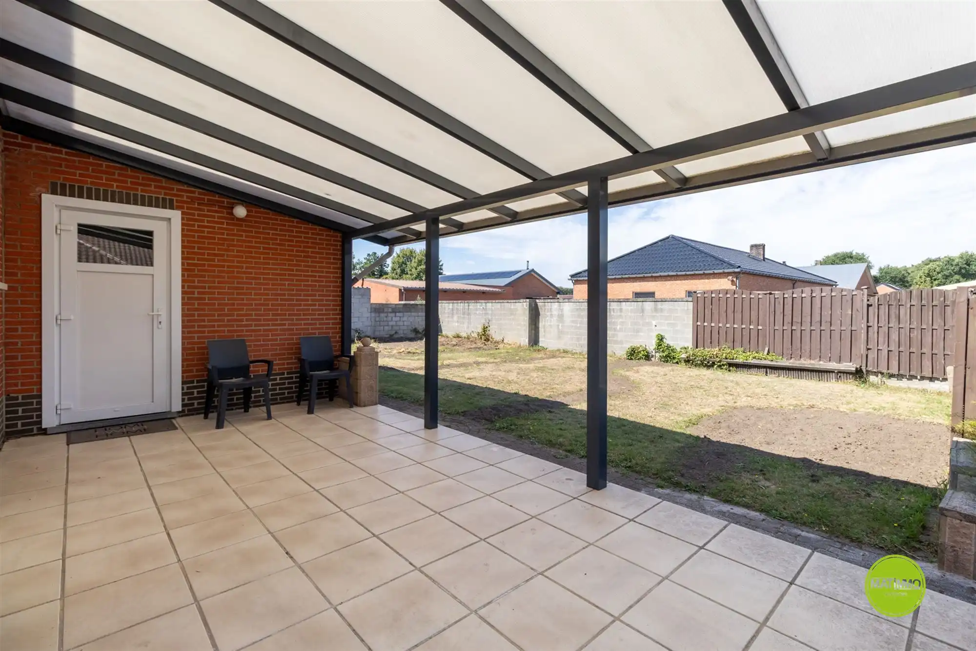 Ruime open bebouwing met 6 slaapkamers op 750 m2 grond foto 30