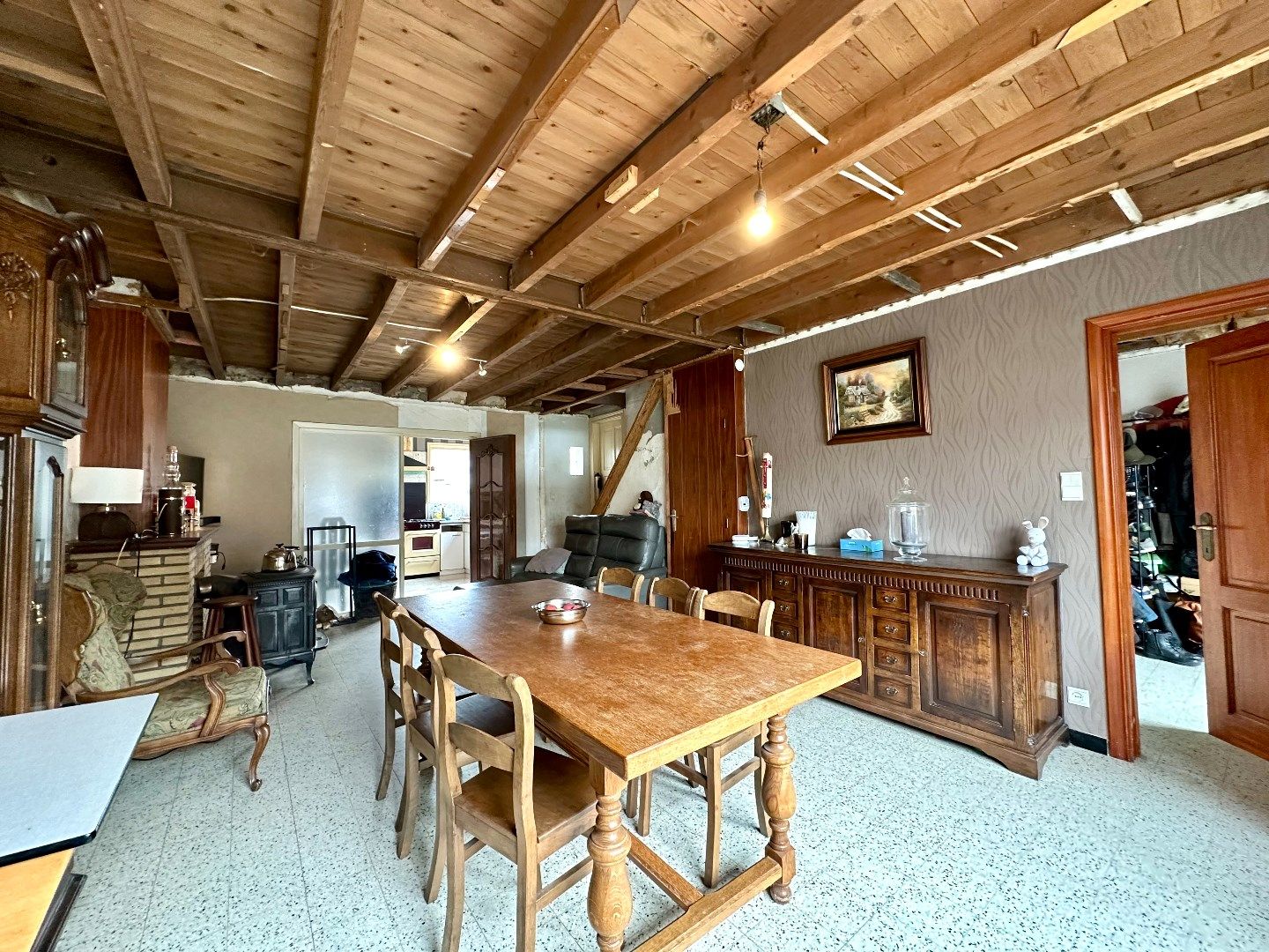 Ruime gezinswoning met 3 à 4 slaapkamers en dubbele garage in Eernegem foto 7
