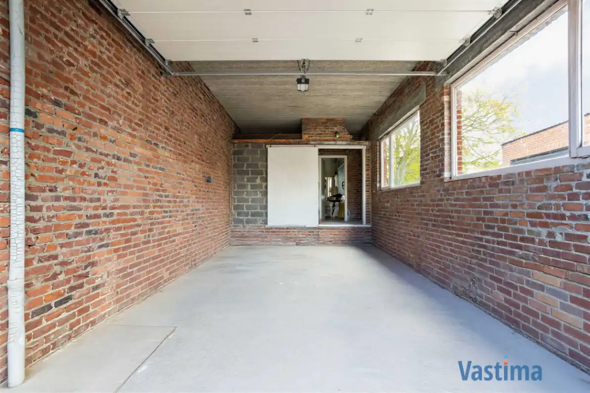 Woning met opslagruimte en grond op strategische ligging foto 22