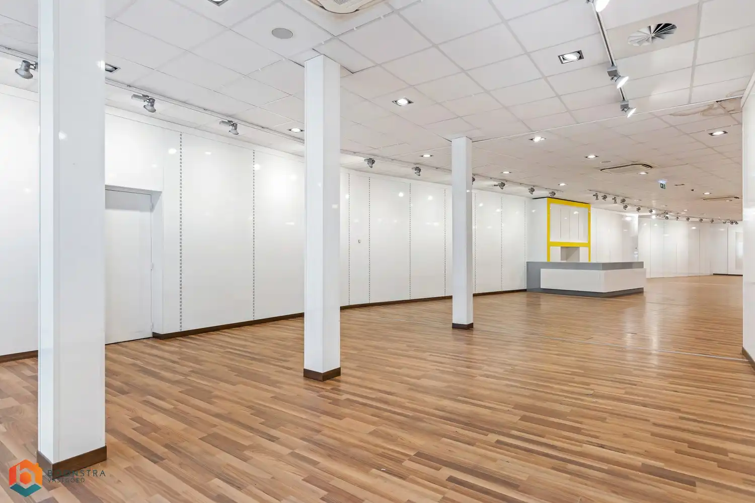 Ruim handelsgelijkvloers op een uitstekende locatie te Heist-op-den-Berg foto 3