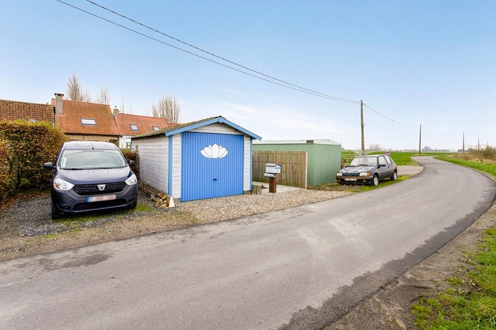 BEAUVOORDE: Charmant landhuis met alle comfort, 3 slaapkamers, garage met extra koterijen en een zalige tuin op 1.303m² grondoppervlakte. foto 3