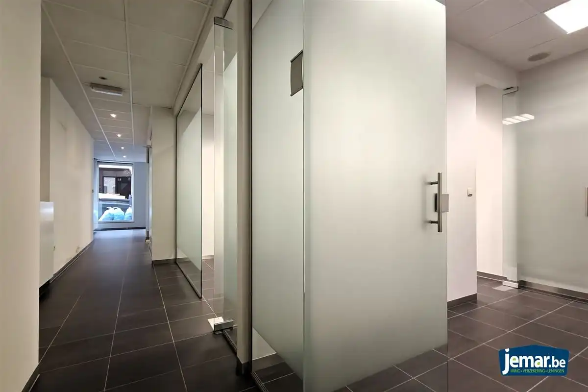 Op te frissen handelspand op top locatie in het centrum van Borgloon foto 13