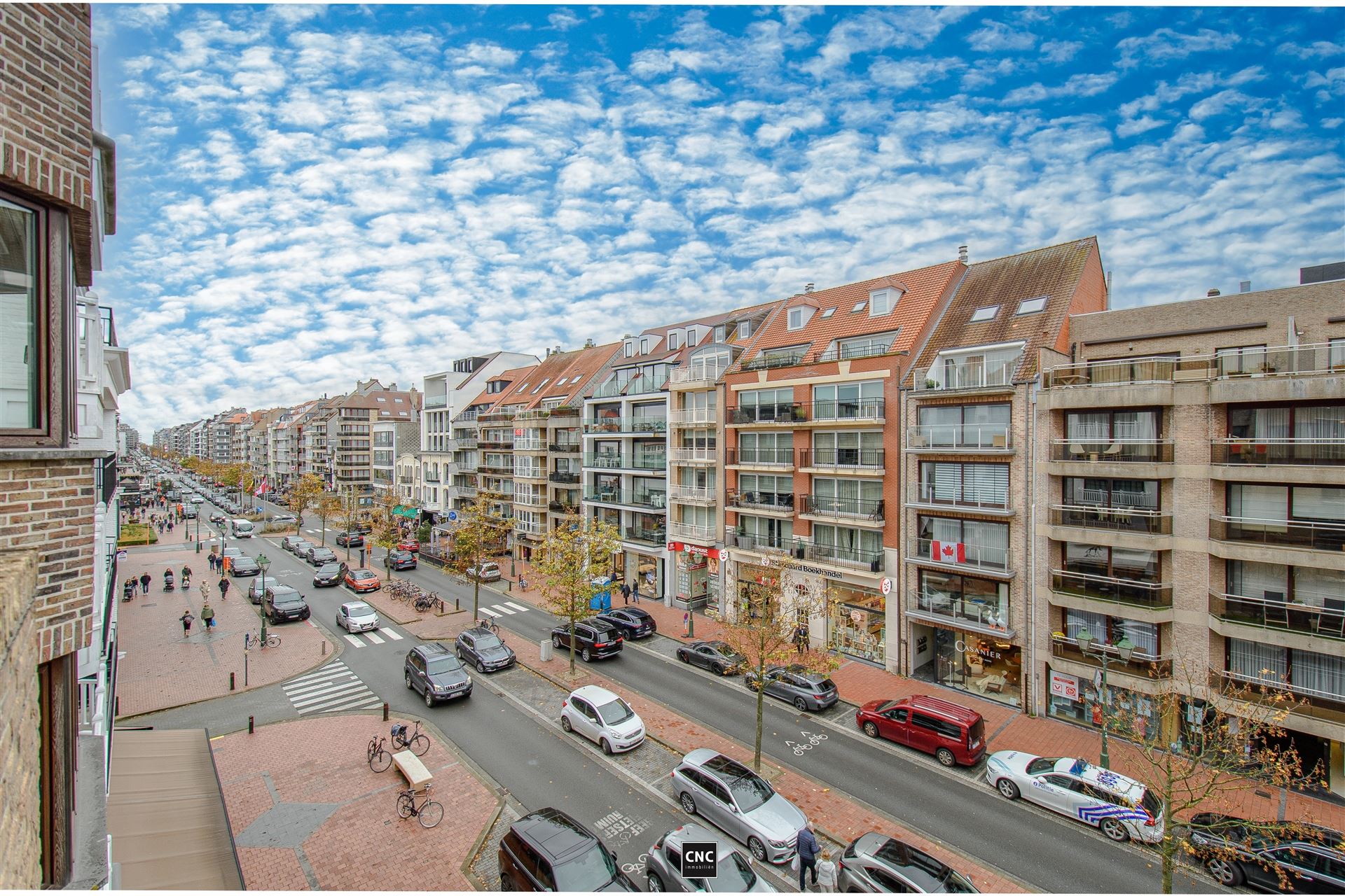 Ongemeubeld appartement met 3 slaapkamers op de Lippenslaan te Knokke. foto 5