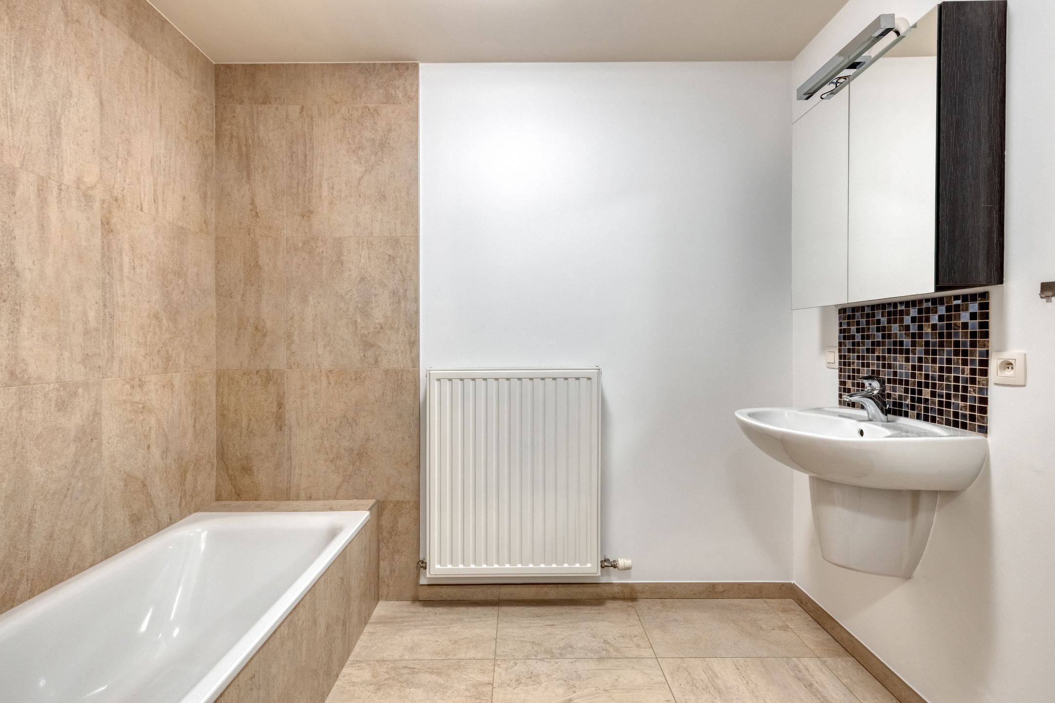 Licht en gezellig 2-slaapkamerapp in Klein-Willebroek foto 12