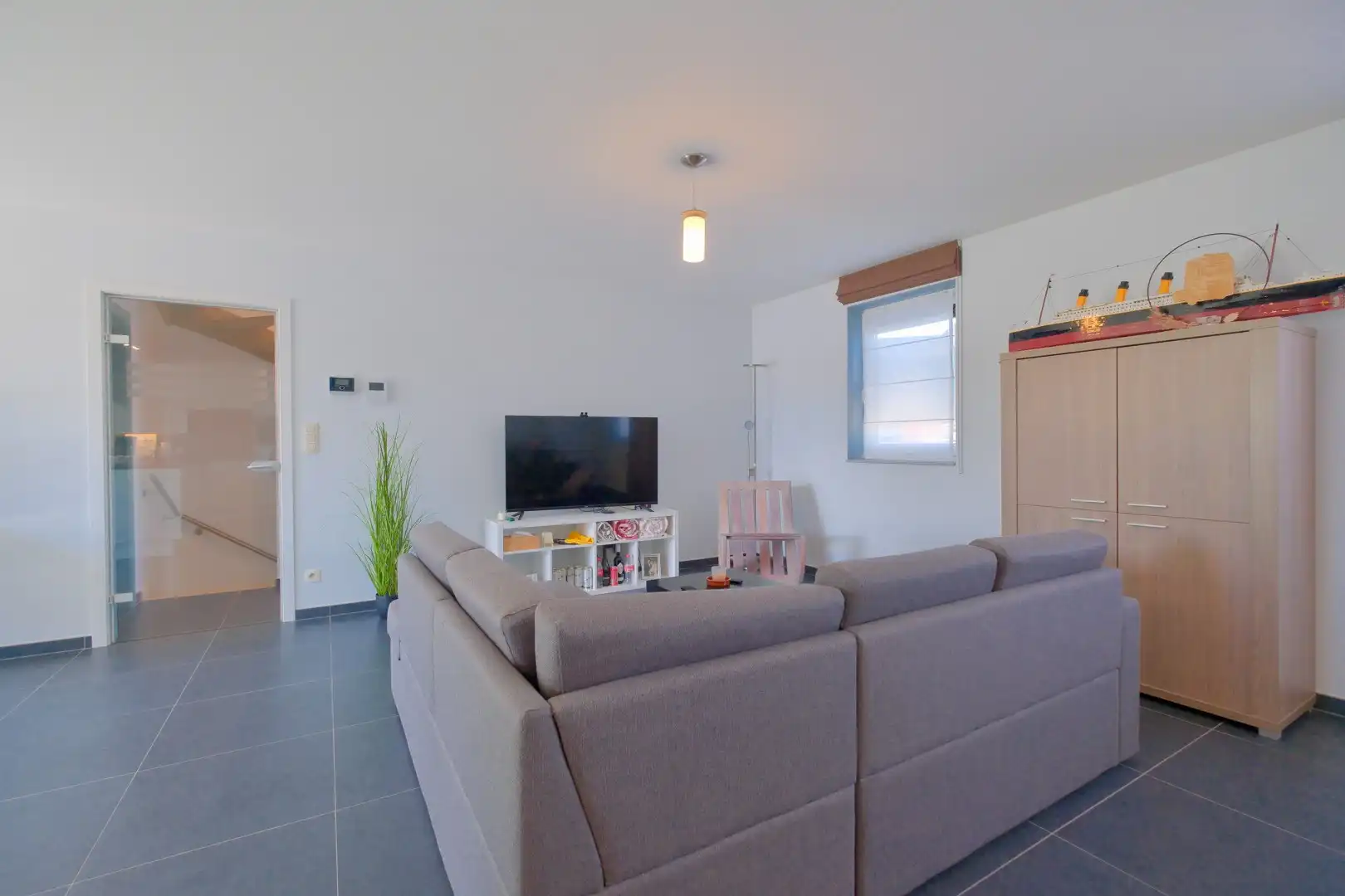 Recente bel-etage met 3 slpks, ruim terras en staanplaats foto 10