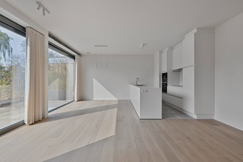 NABIJ CENTRUM NAZARETH, MODERN APPARTEMENT MET GARAGEBOX EN AUTOSTAANPLAATS foto {{pictureIndex}}