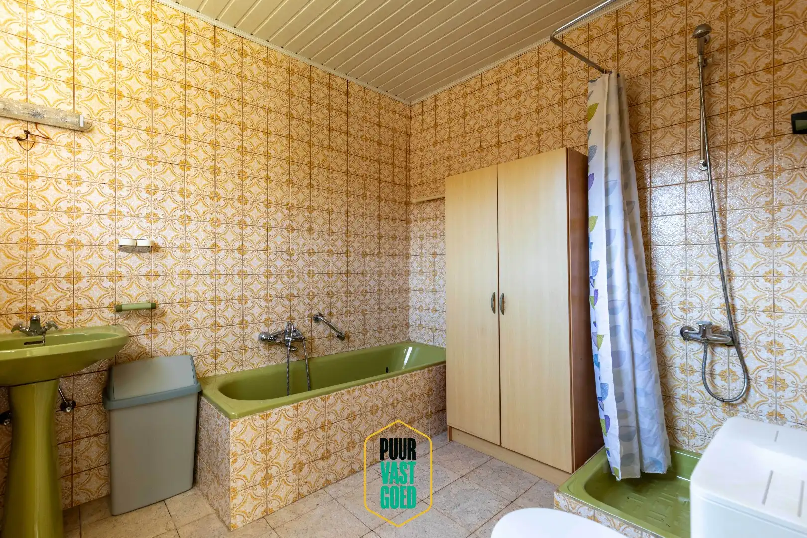Degelijk halfopen woonhuis  met aparte boei en zuidgerichte tuin, op 534 m² grond foto 14