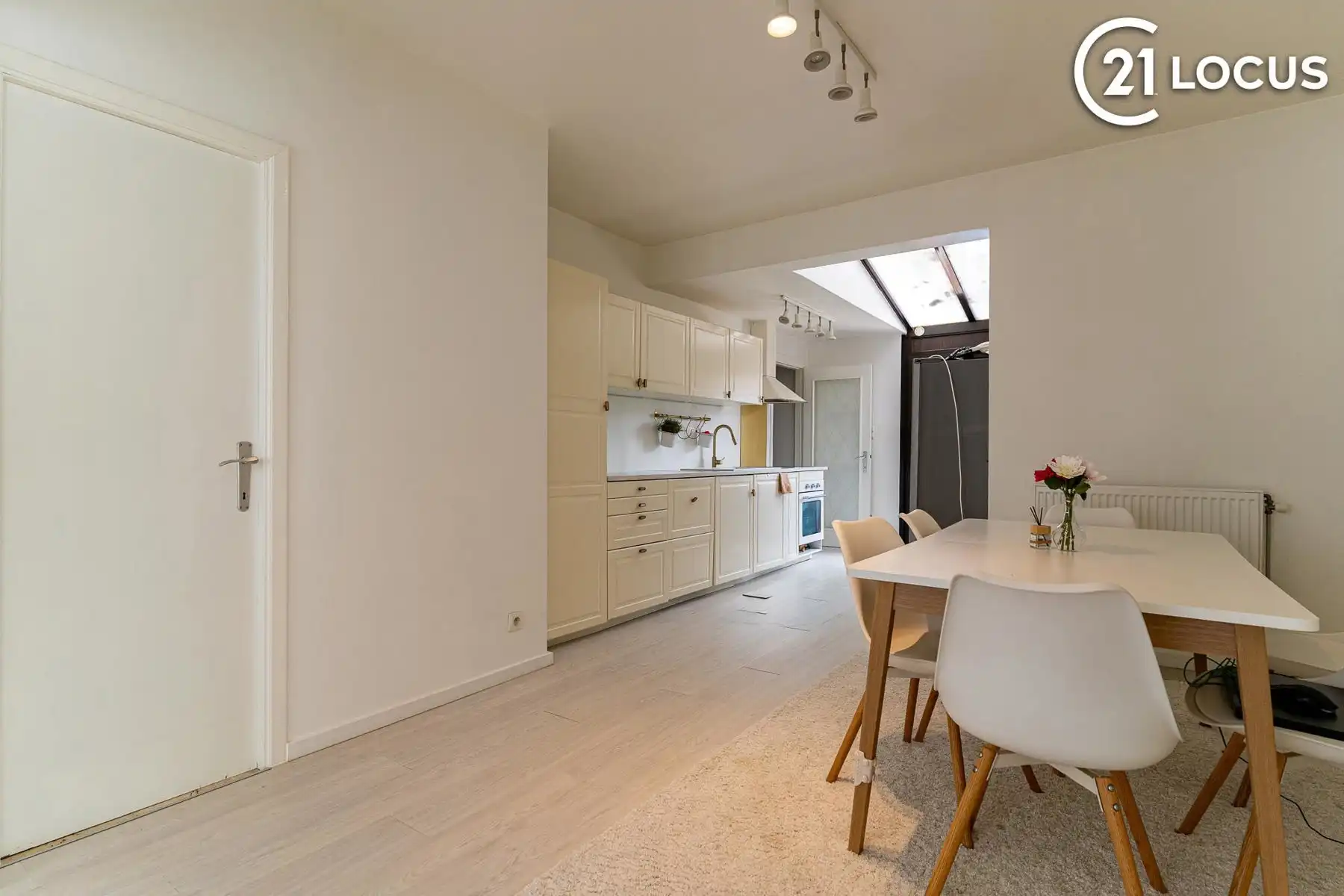 Ruime gezinswoning met 3 slpk, garage en recente renovatie foto 6