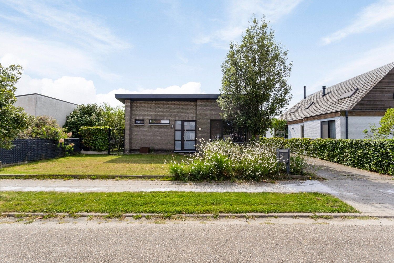 Woning met 3 slaapkamers en garage. foto 1