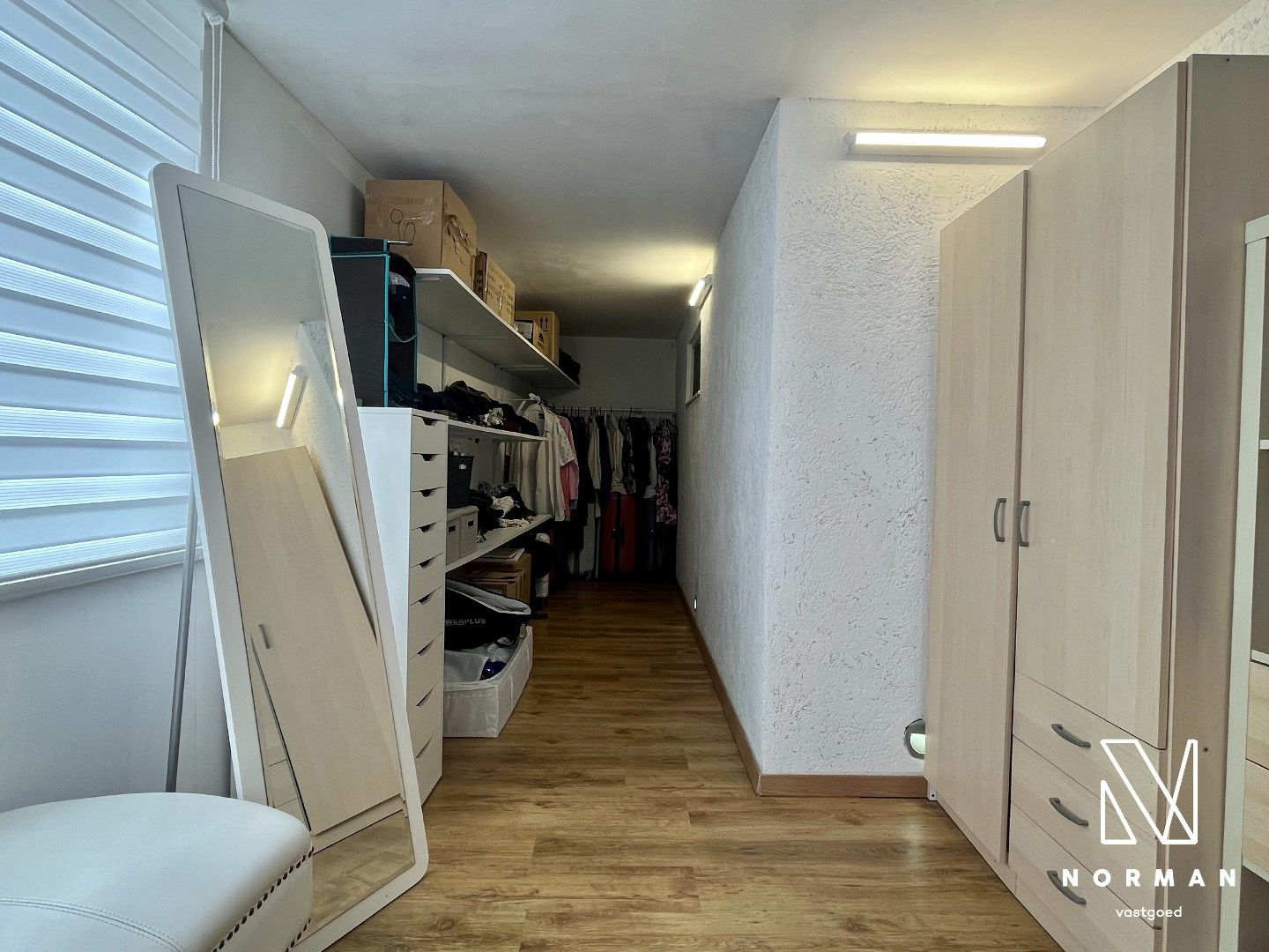 Halfopen woning te koop met handelsruimte in Harelbeke!  foto 14