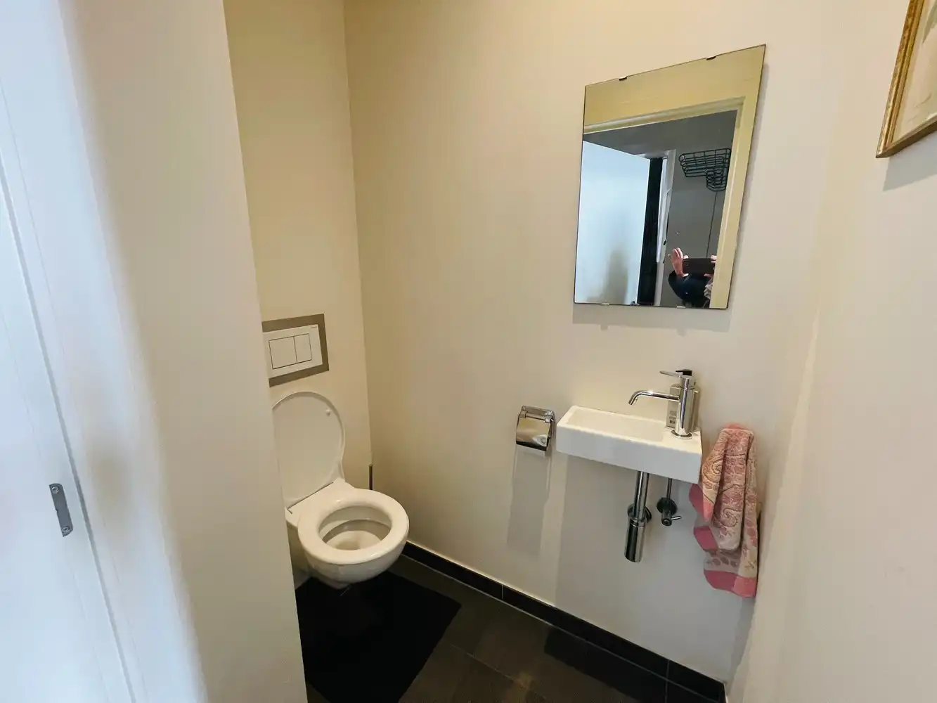 Brugge centrum , op een Idyllische locatie, aan één van de mooiste reien van Brugge,  RECENT GERENOVEERD LICHTRIJK GEMEUBELD🪑🛌HOEKHUIS foto 22