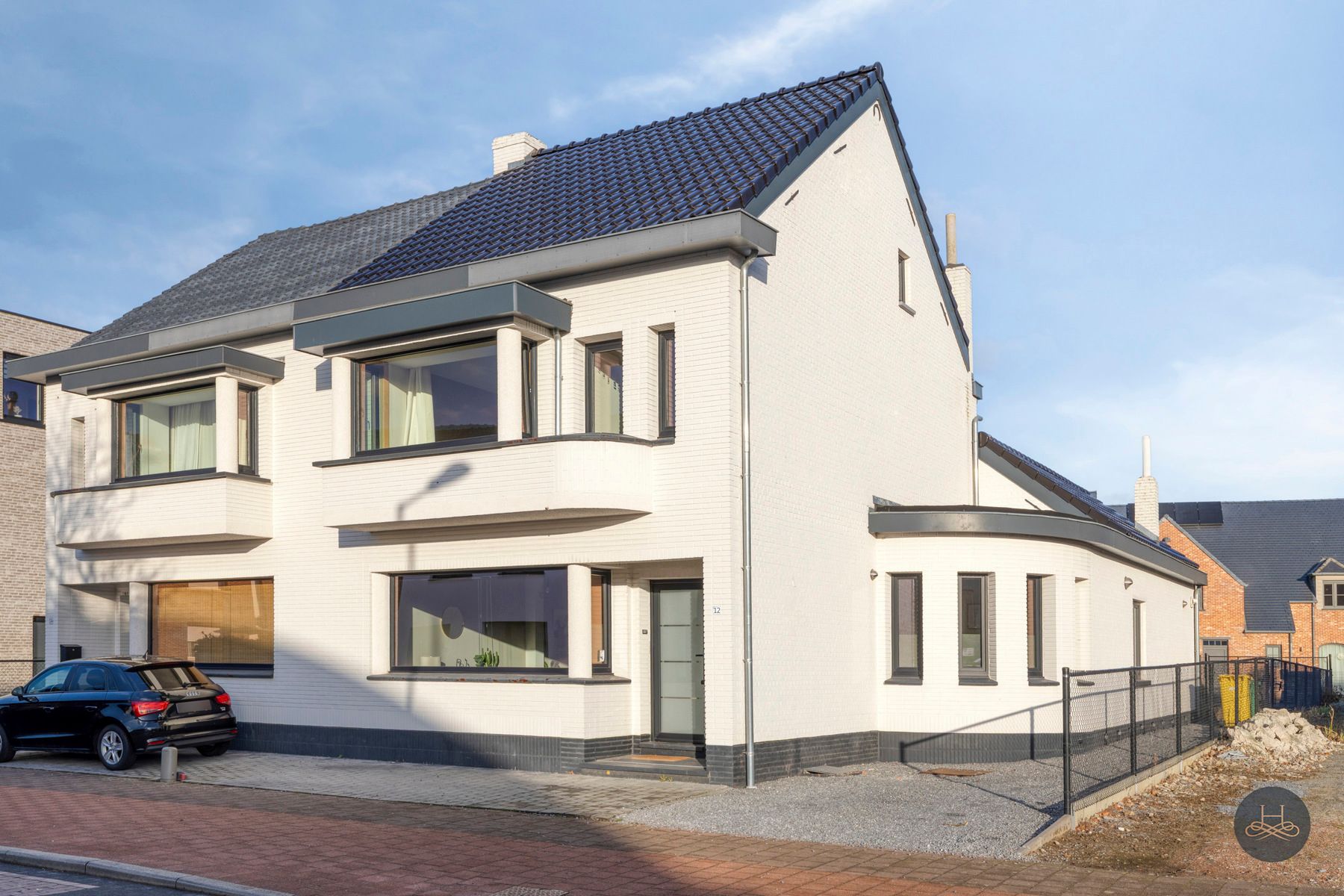 Recent gerenoveerde woning met 3 slaapkamers en ruime tuin foto {{pictureIndex}}