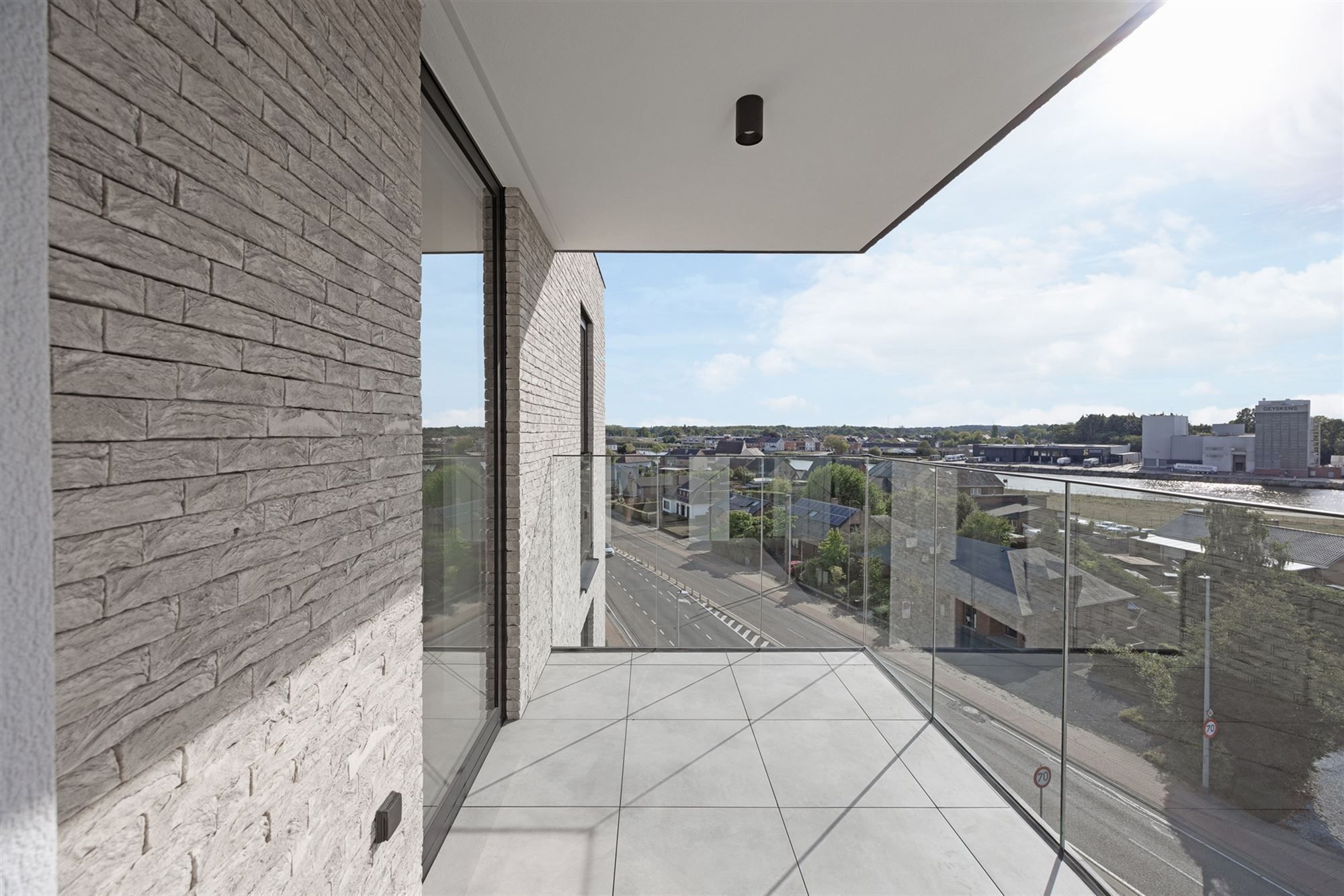 UITZONDERLIJK NIEUWBOUW APPARTEMENT VAN 126M² MET 2 SLAAPKAMERS EN 3 TERRASSEN VAN MAAR LIEFST 68M² MET MOGELIJKHEID TOT AANKOOP 6% BTW! foto 10