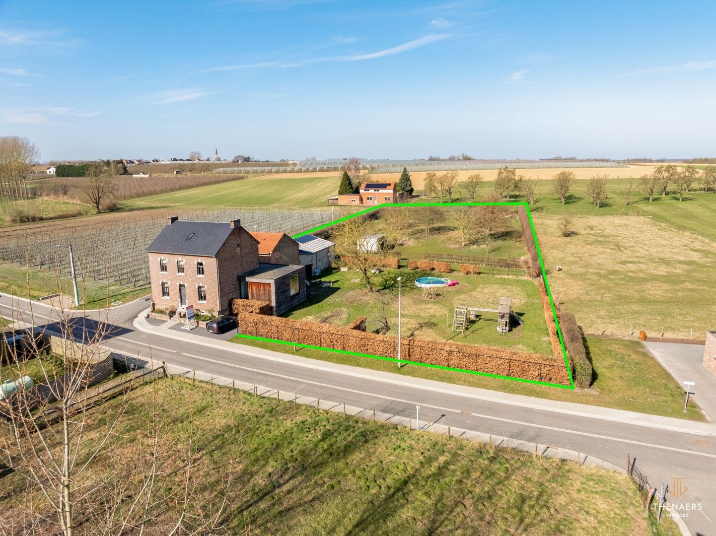 Prachtige, volledig gerenoveerde landelijke woning met ruime tuin in Gingelom (Jeuk). foto {{pictureIndex}}