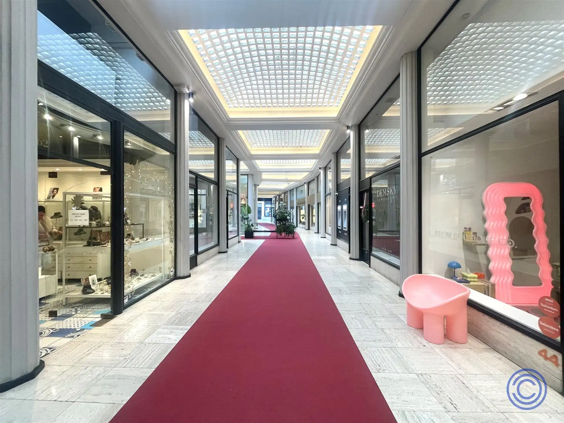 Instapklare winkek ca. 30m² in de Nieuwe Gaanderij! foto 5