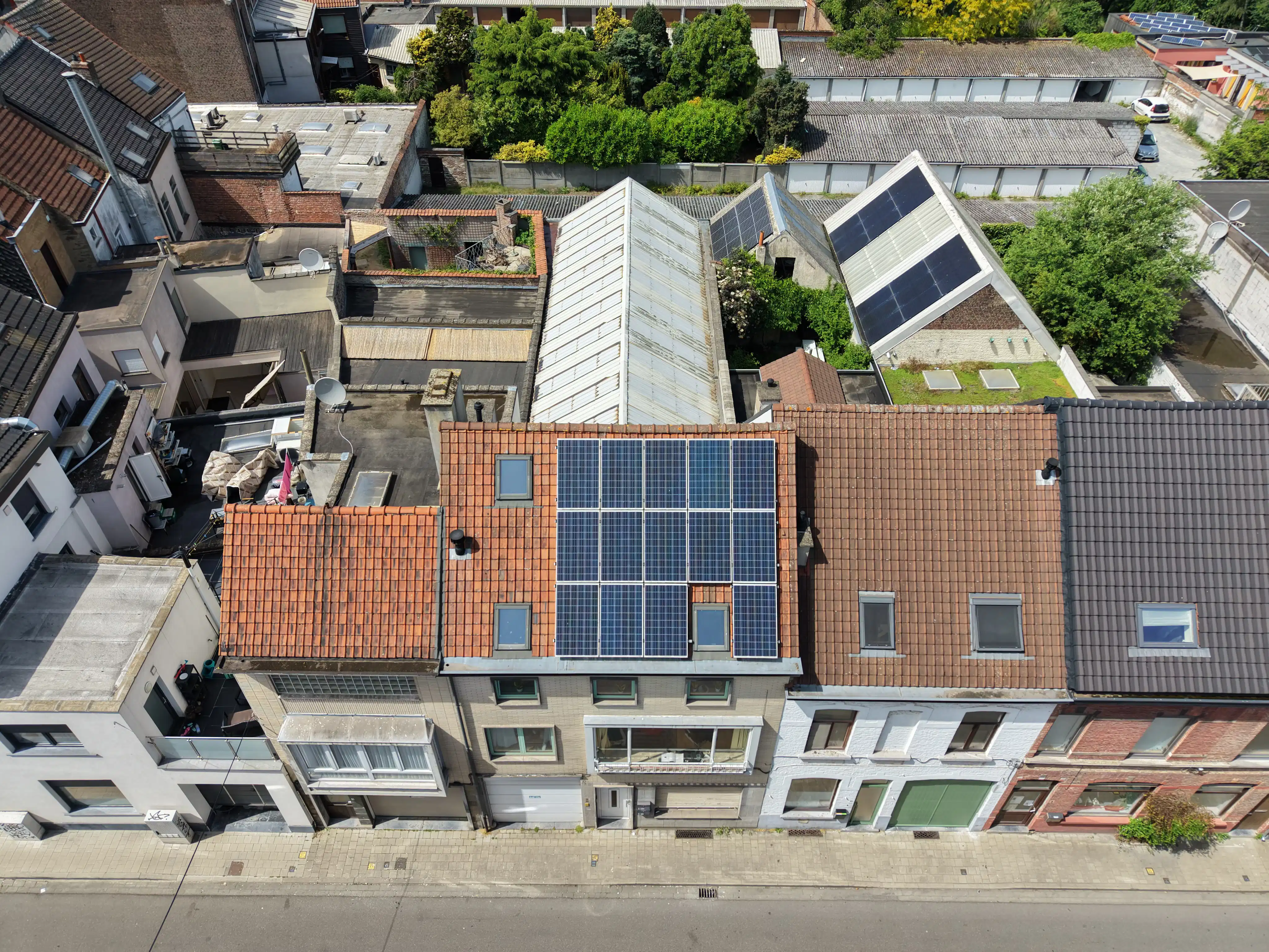 Opbrengsteigendom met magazijn en twee appartementen nabij Gent foto 19