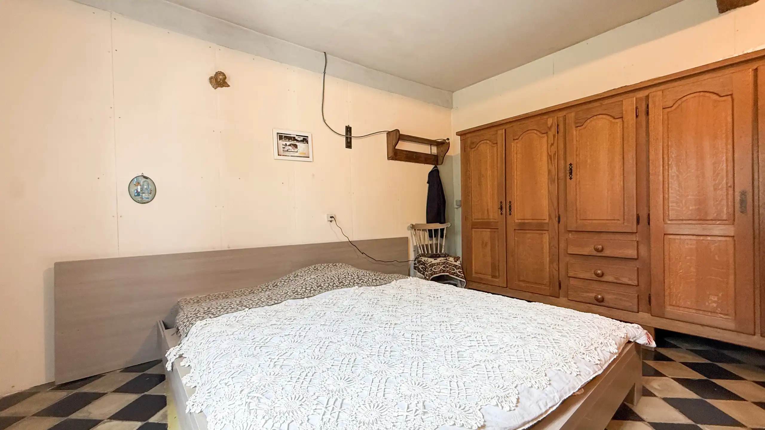 Authentieke hoeve met perceel van 68are en 2slpks! foto 11