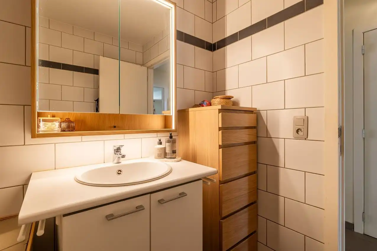 Gelijkvloers appartement met twee slaapkamers en autostaanplaats foto 10