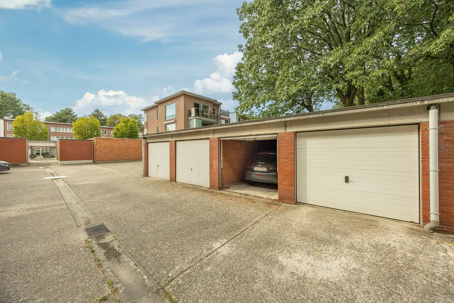 Verzorgd 3-slaapkamer appartement met garagebox foto 20