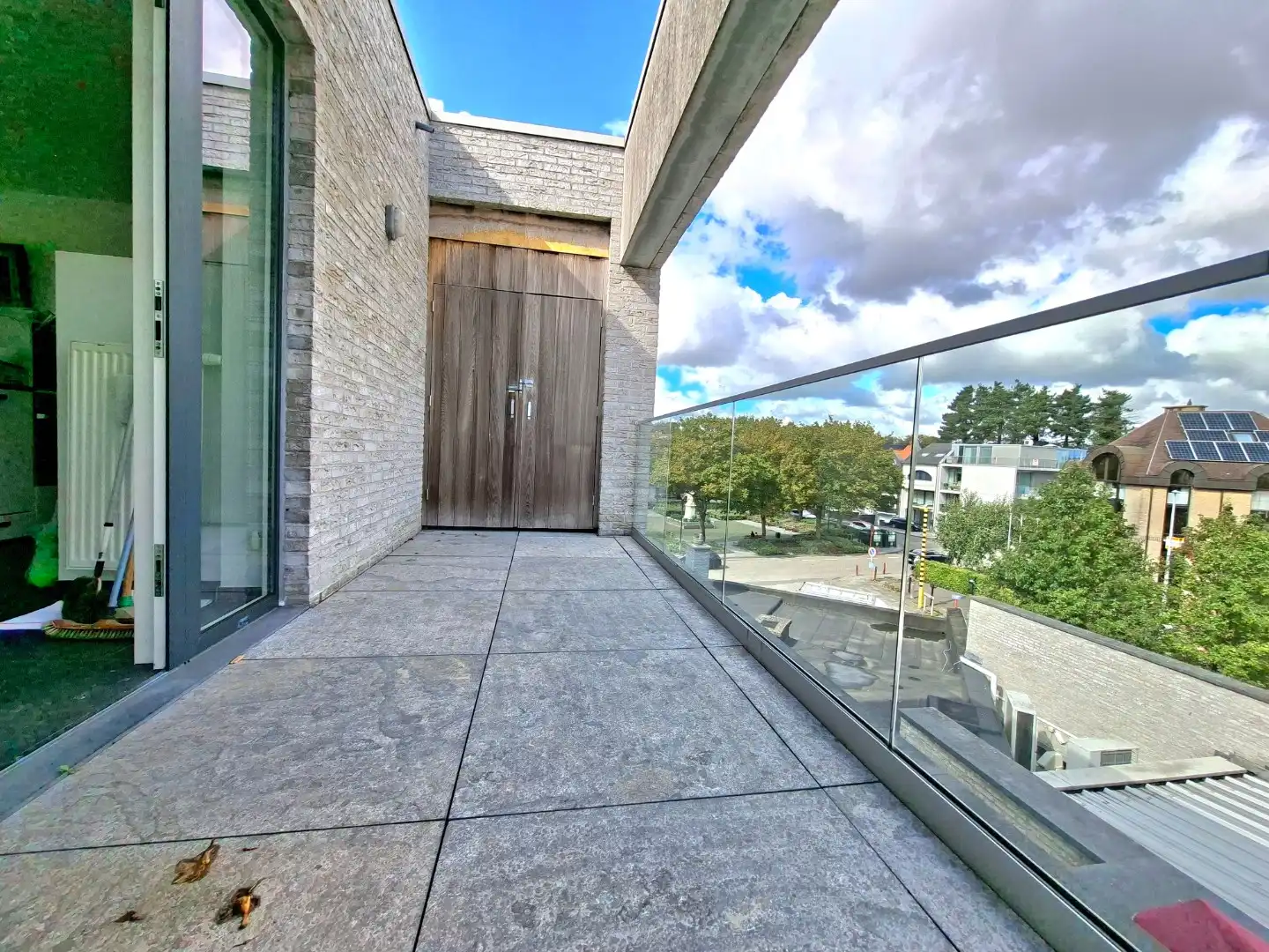 Recent en ruim appartement  foto 11
