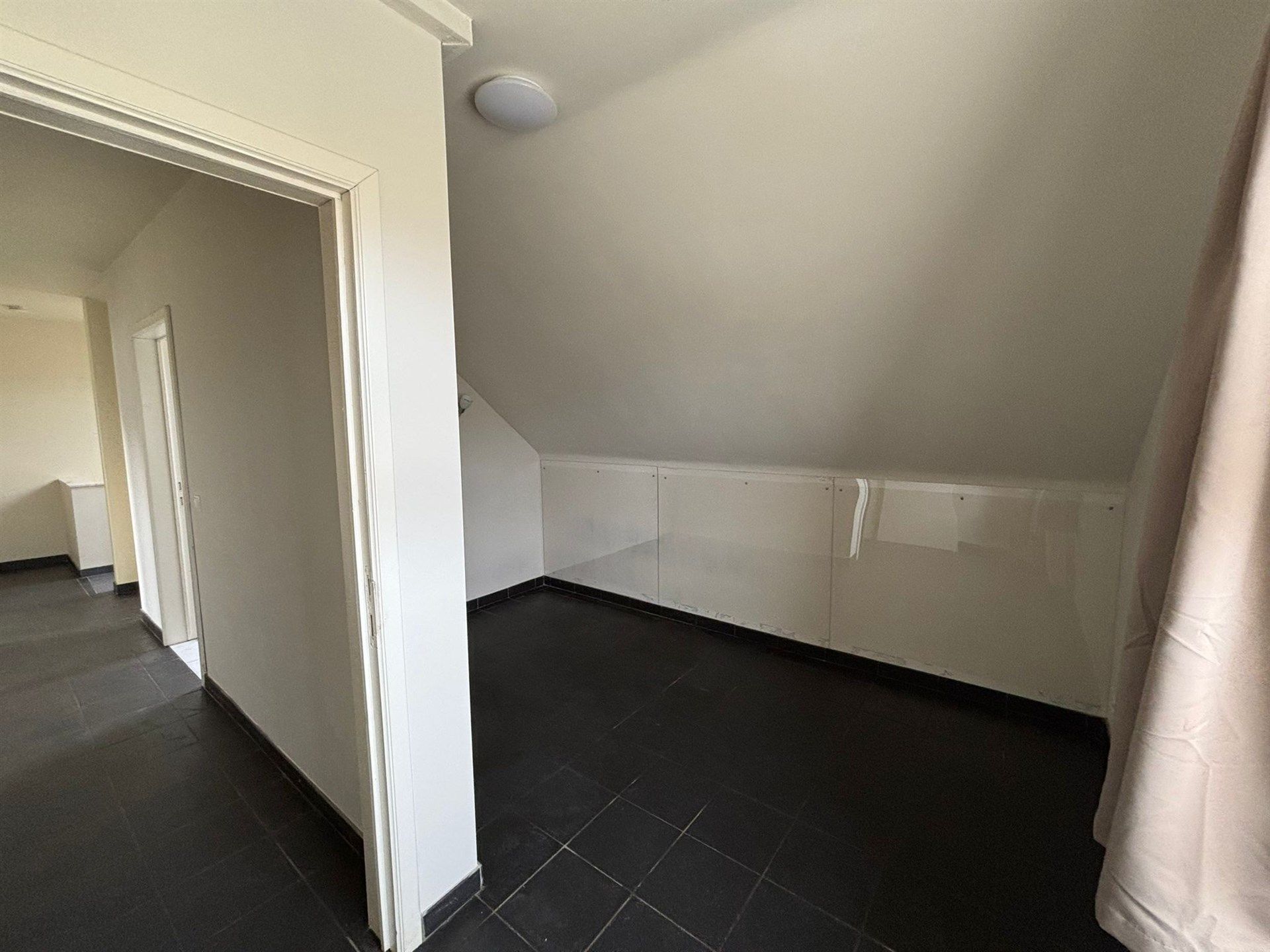 Ruim en lichtrijk duplex appartement met 3 slaapkamers en garage foto 13