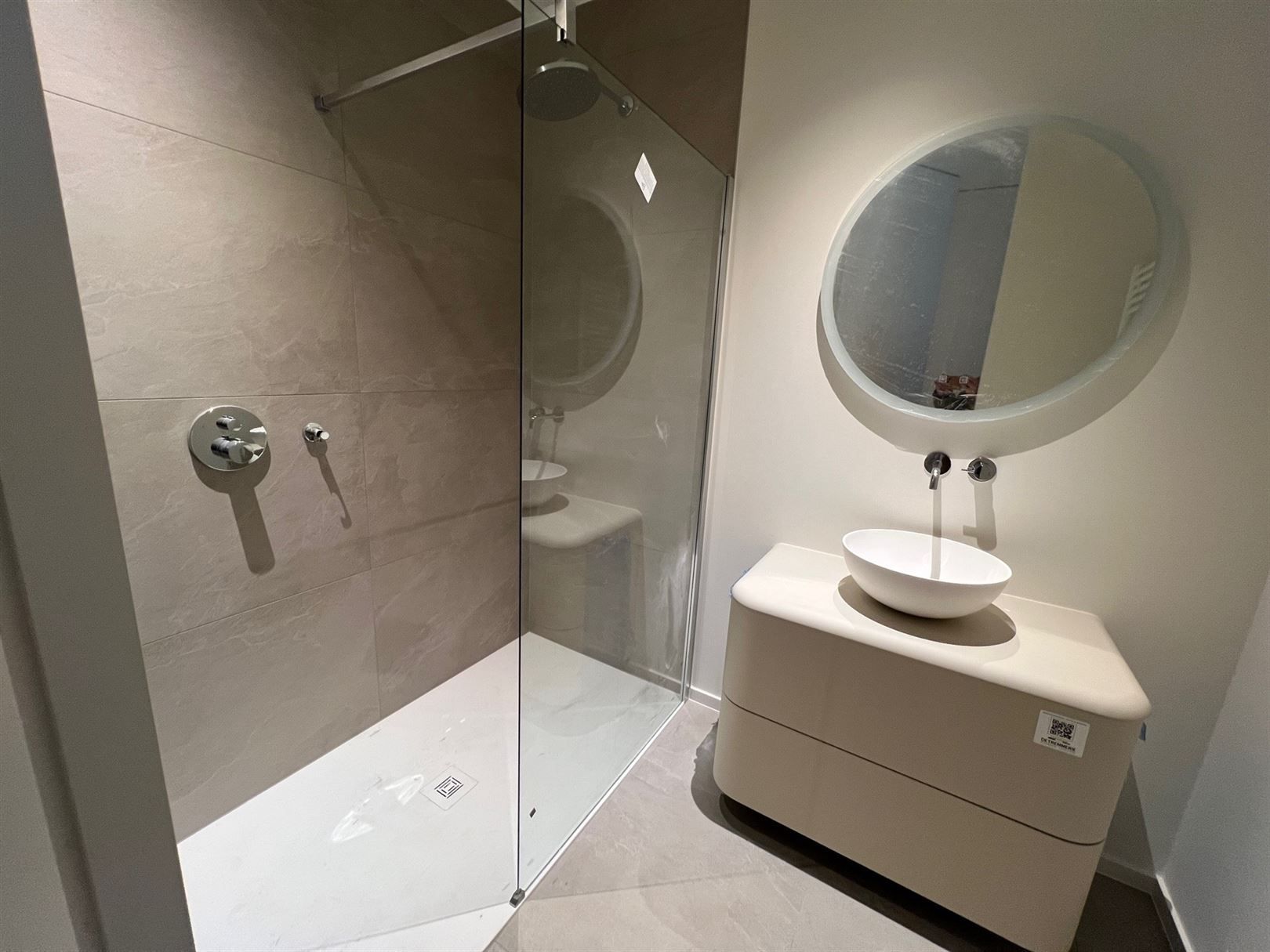 Mooi gelijkvloers appartement met 1 slaapkamer, terras vooraan, terras achteraan foto 7