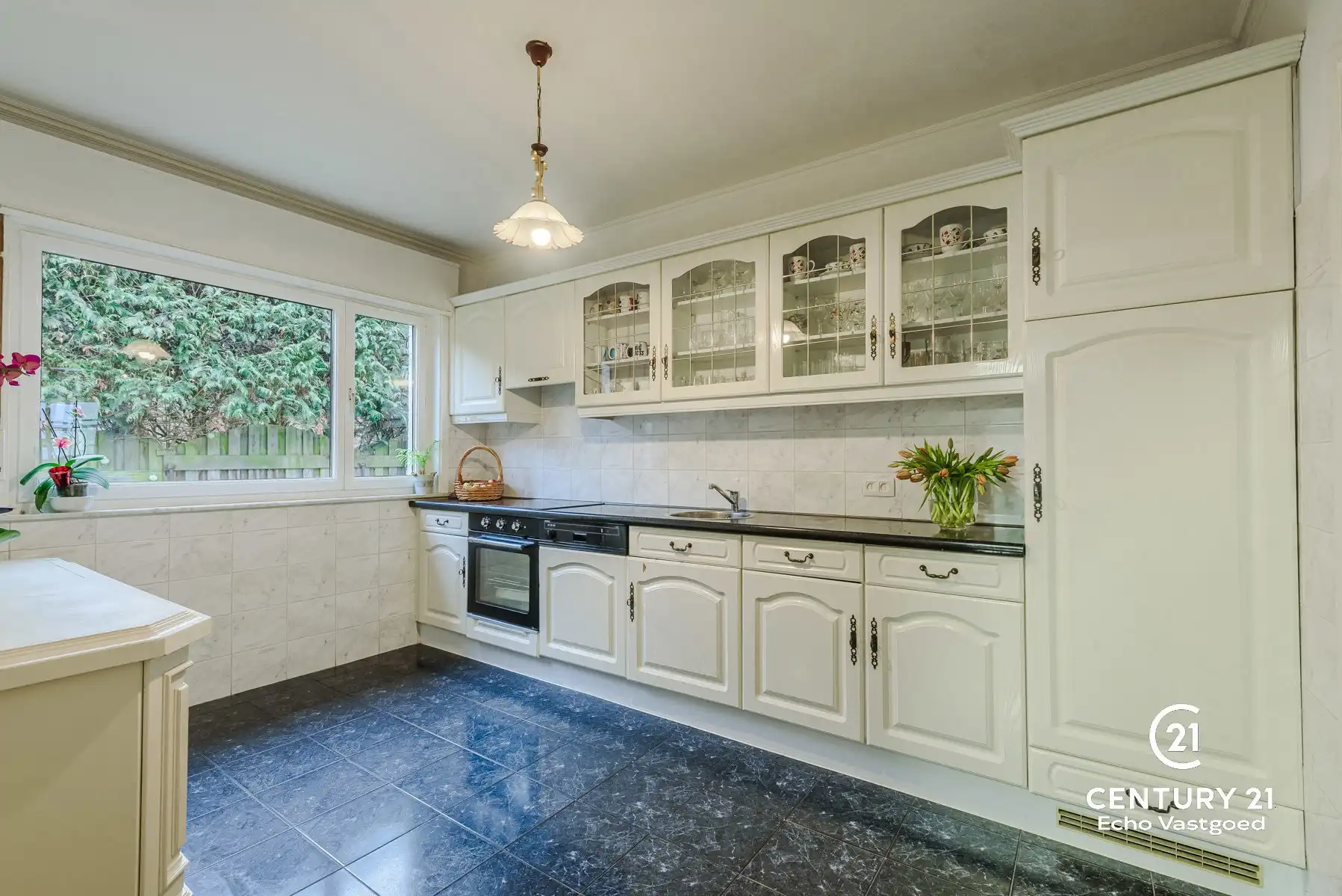 Gerenoveerde vrijstaande villa met verwarmd zwembad foto 2