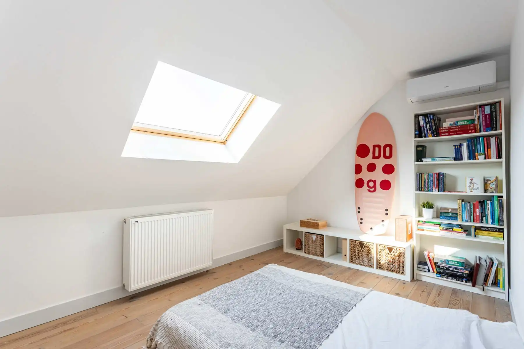 Instapklare totaal gerenoveerde woning in verkeersluwe straat! foto 20