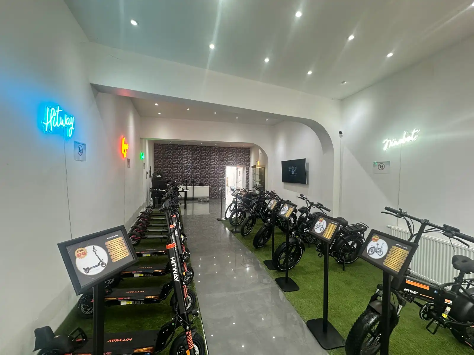 Commercieel gelijkvloers met stabiele huurder op topligging foto 5