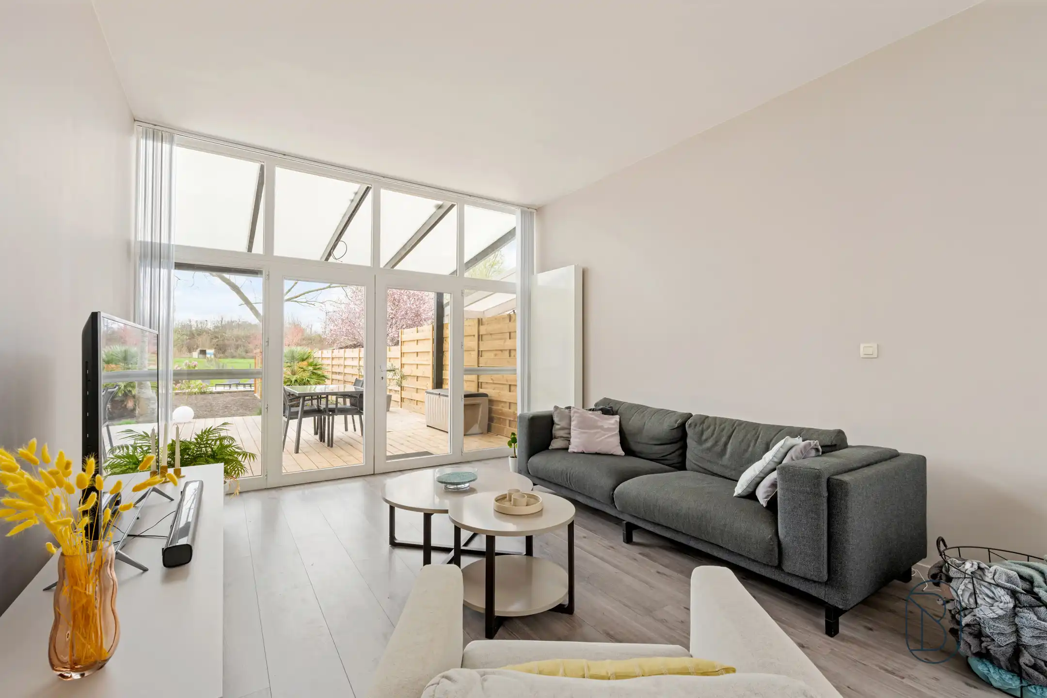 Gerenoveerde rijwoning met 2 SLK en zuidgerichte tuin foto 6