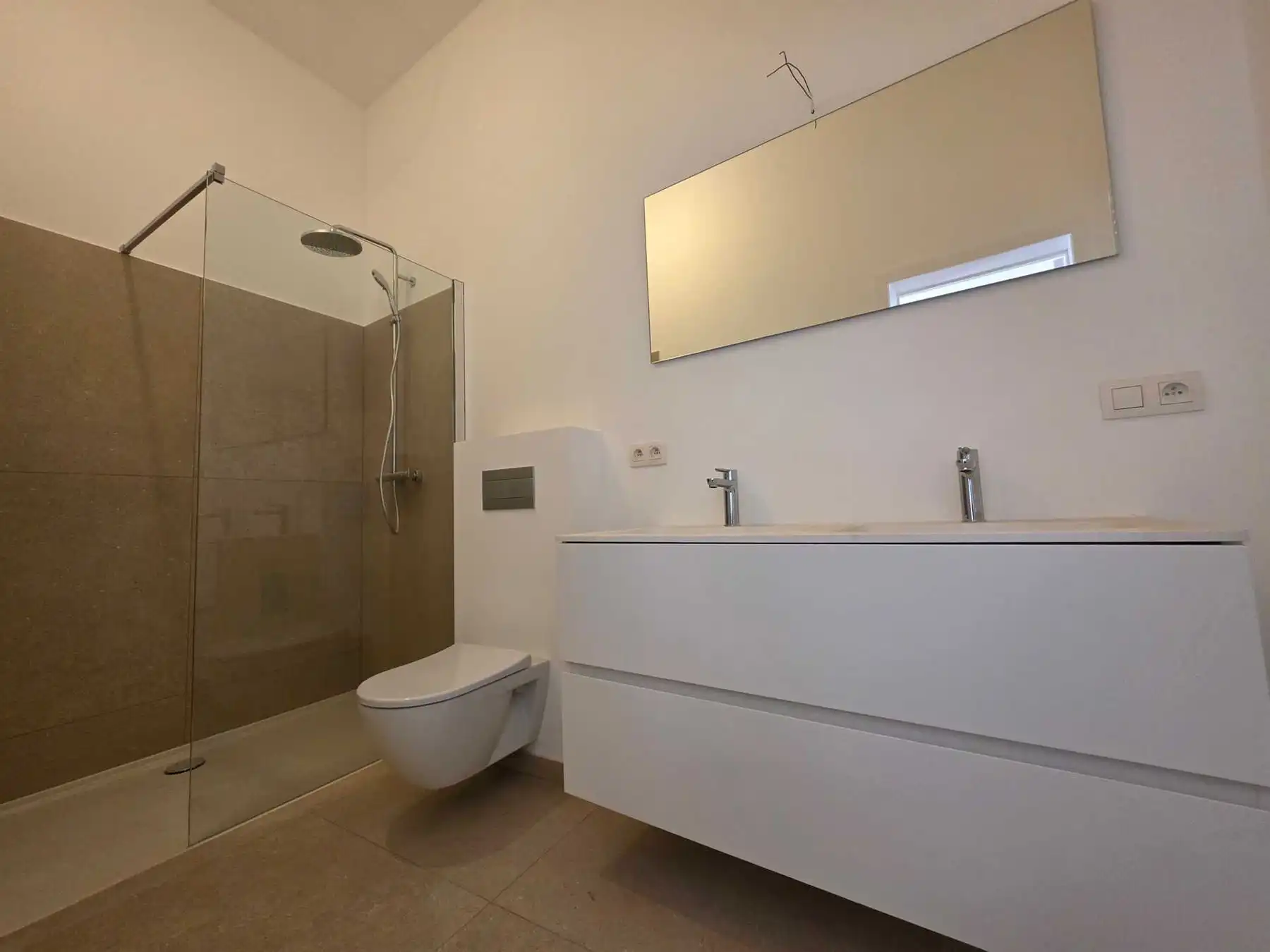 Volledig gerenoveerd appartement van 65 m² met 1 slaapkamer en balkon nabij Zurenborg foto 6