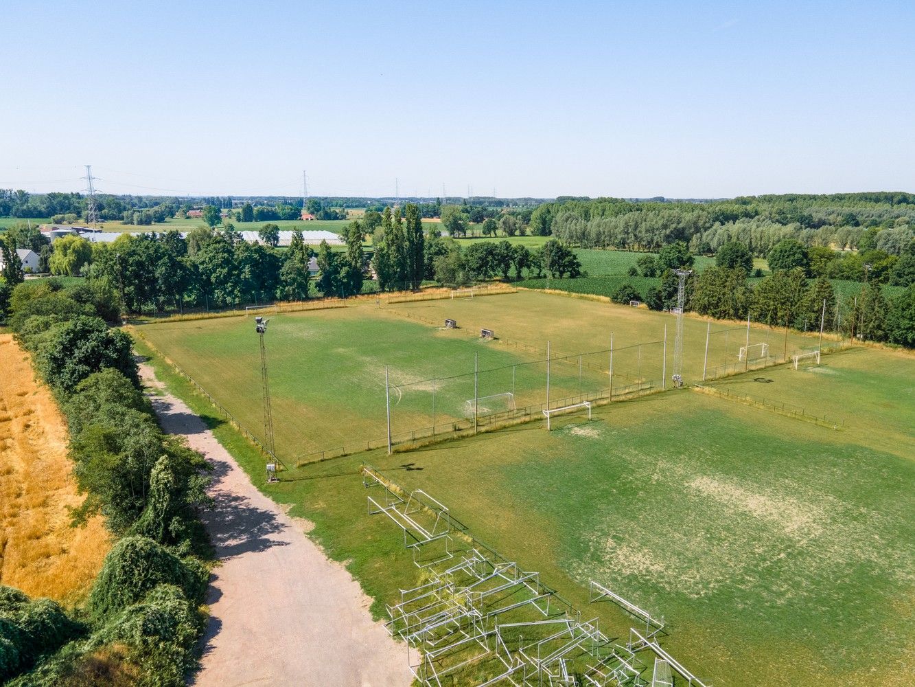 Sportaccommodatie met een zeer goede bereikbaarheid op 4 ha te Boechout foto 9