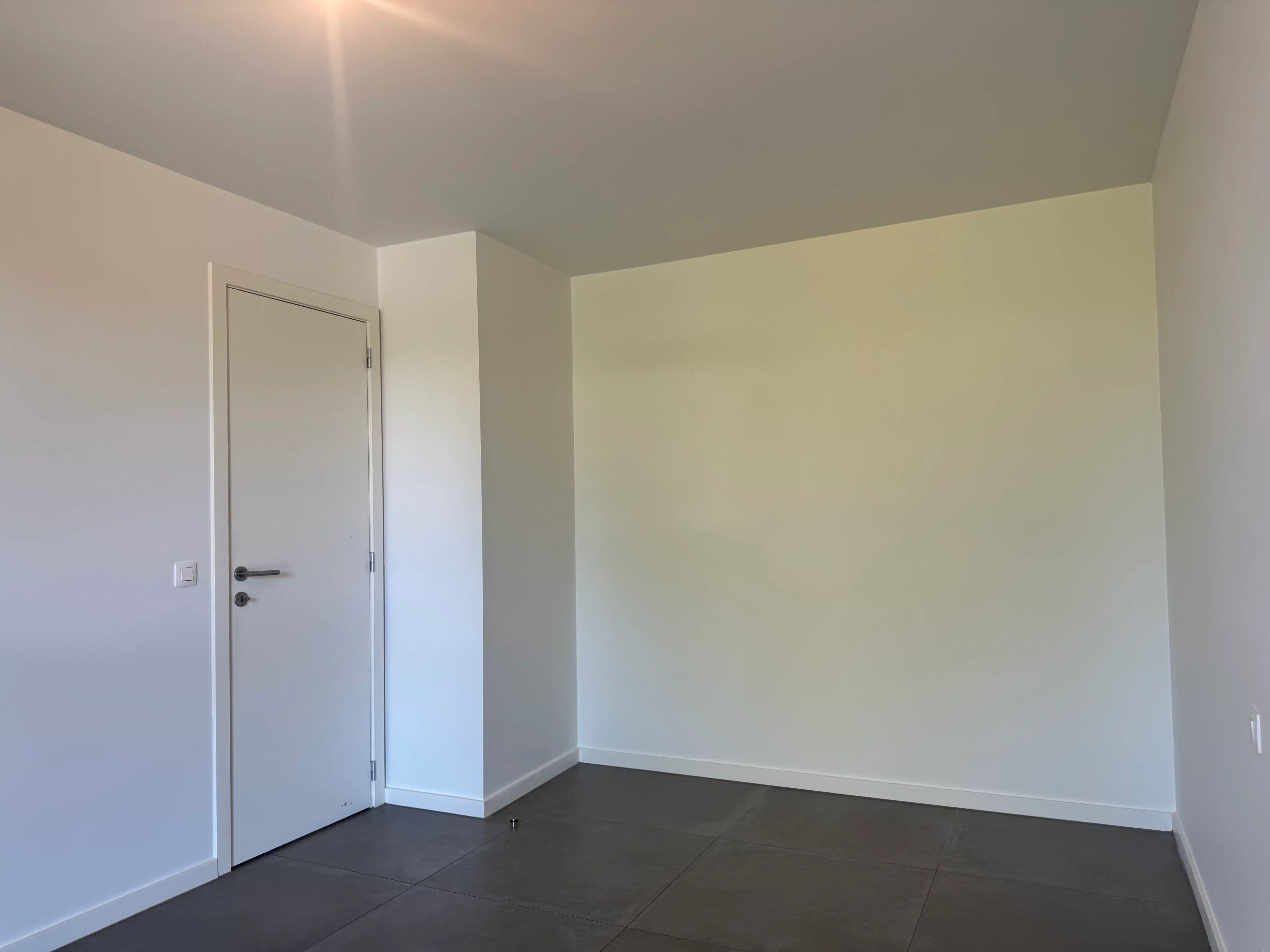 Ruim 2-slaapkamer appartement nabij centrum Genk foto 19