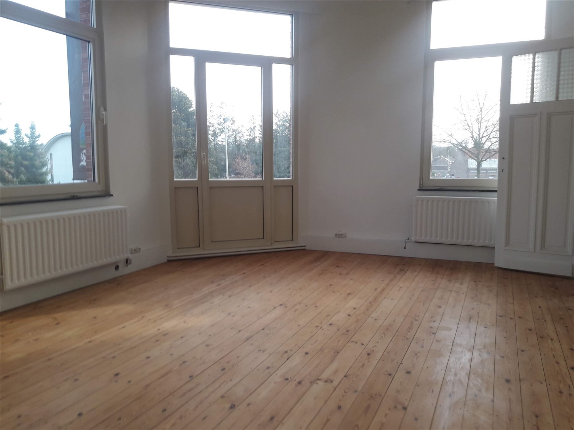 Handelspand met appartement gelegen te Ranst foto 23