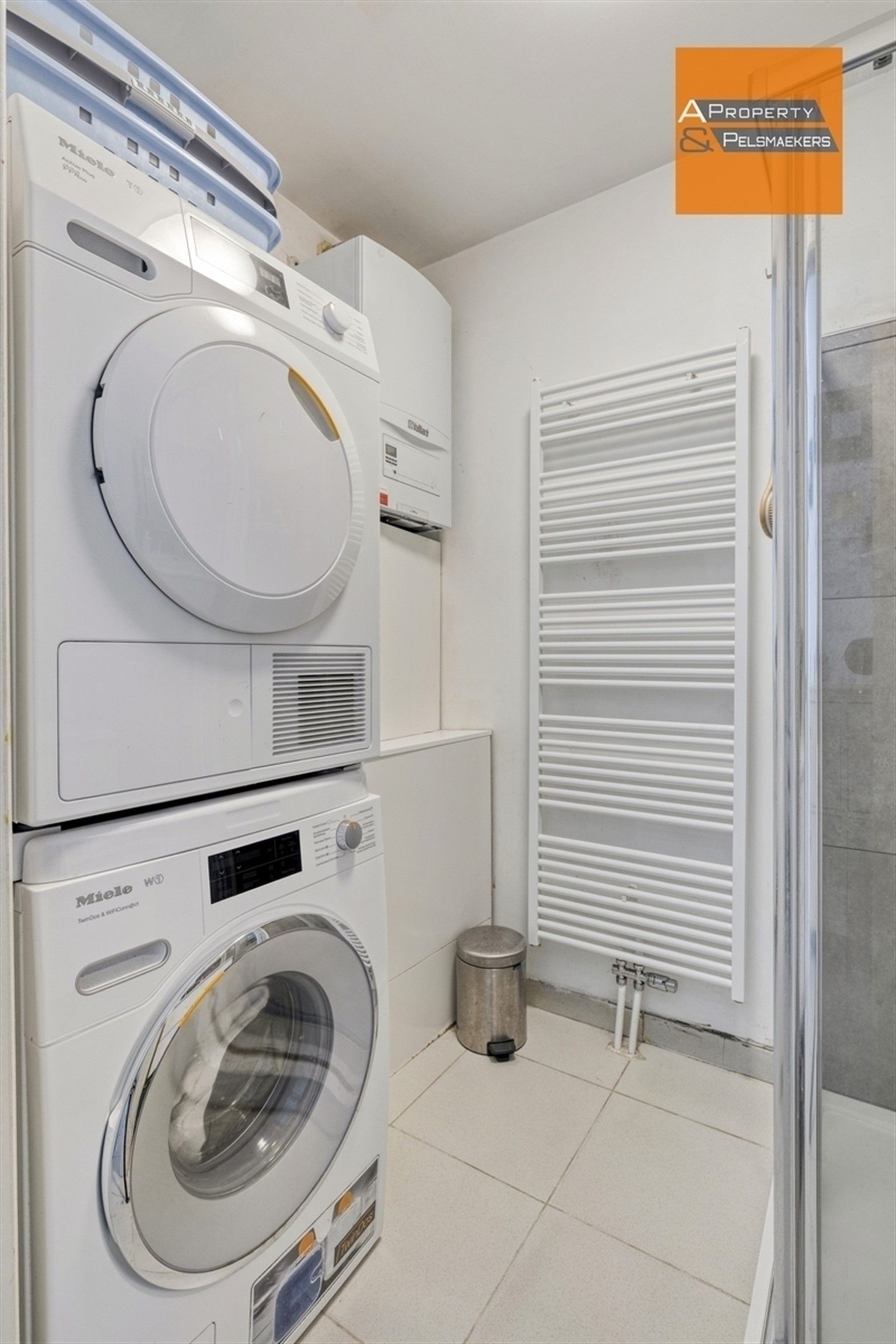 Gelijkvloers appartement met 2 slaapkamers 2 staanplaatsen en tuin foto 16