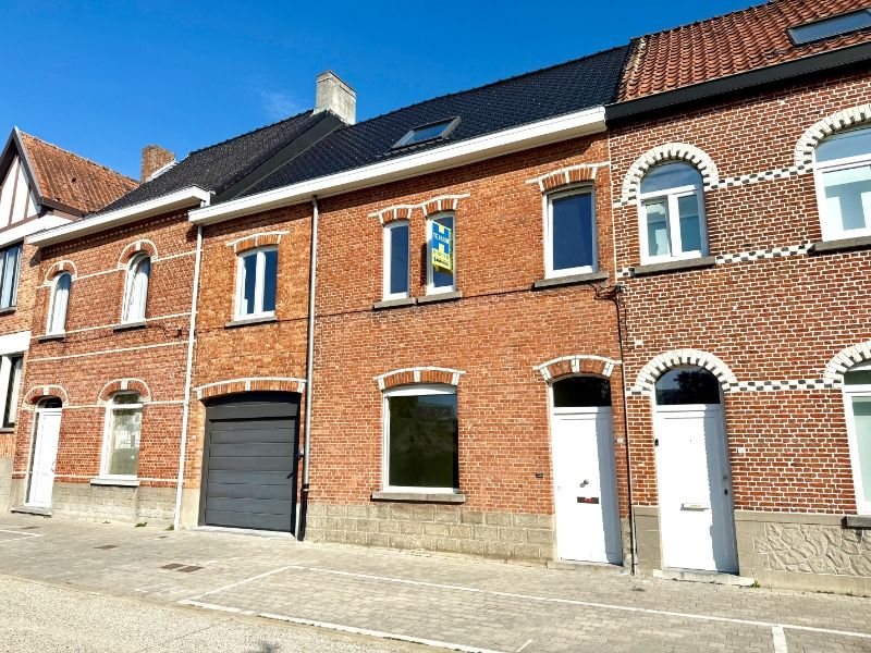 Prachtige vernieuwbouwwoning aan het water in hartje Deinze foto {{pictureIndex}}