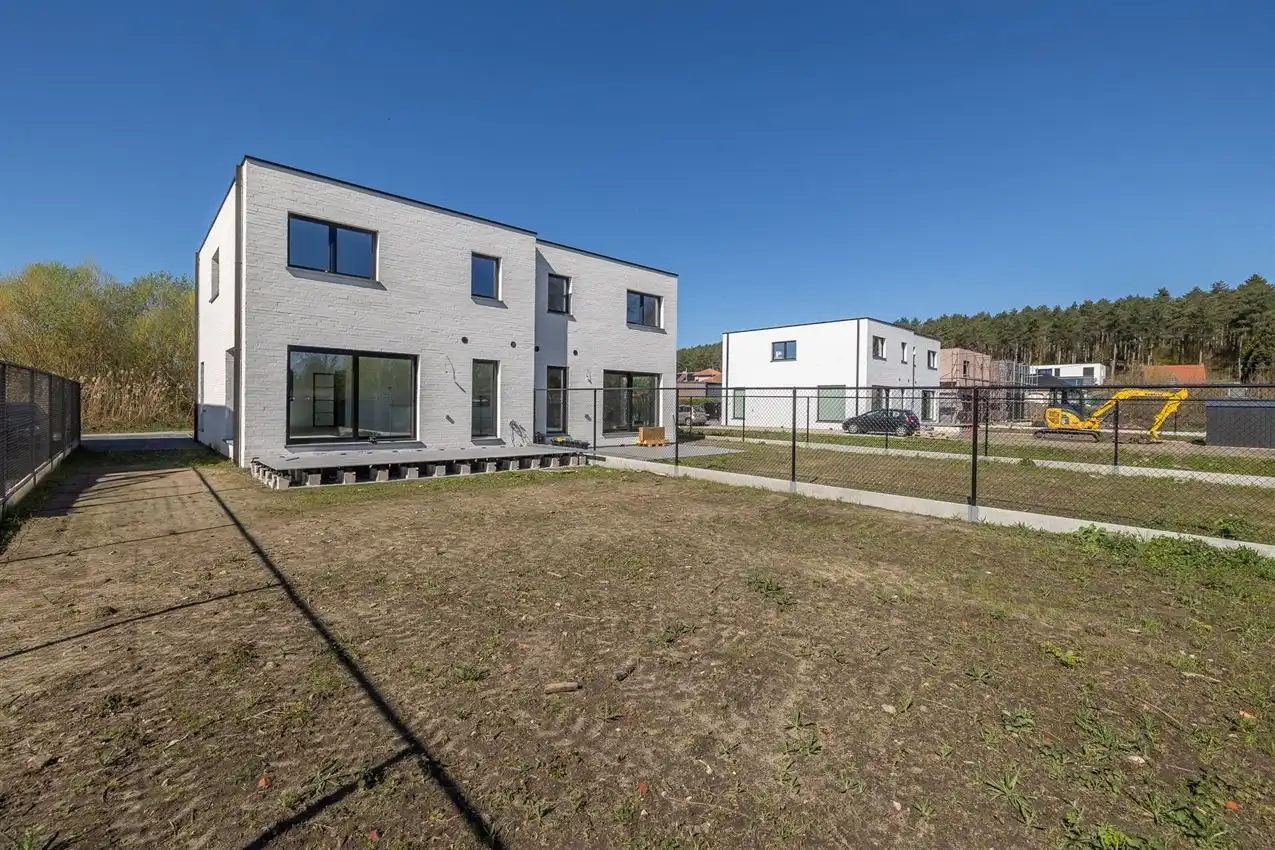 Instapklare nieuwbouwwoning met 3 slk foto 38