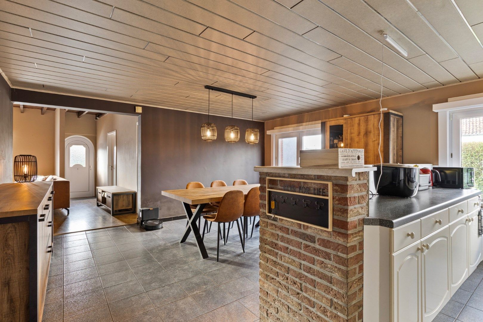 Te renoveren woning  met 3 slaapkamers en tuin in Lochristi. foto 6