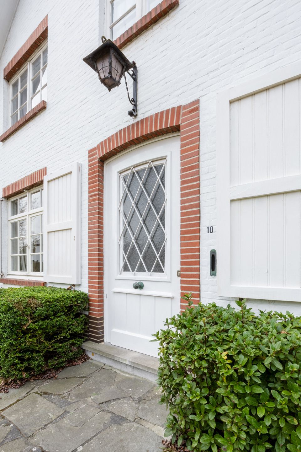 Charmante te renoveren woning nabij centrum van Brasschaat foto 4