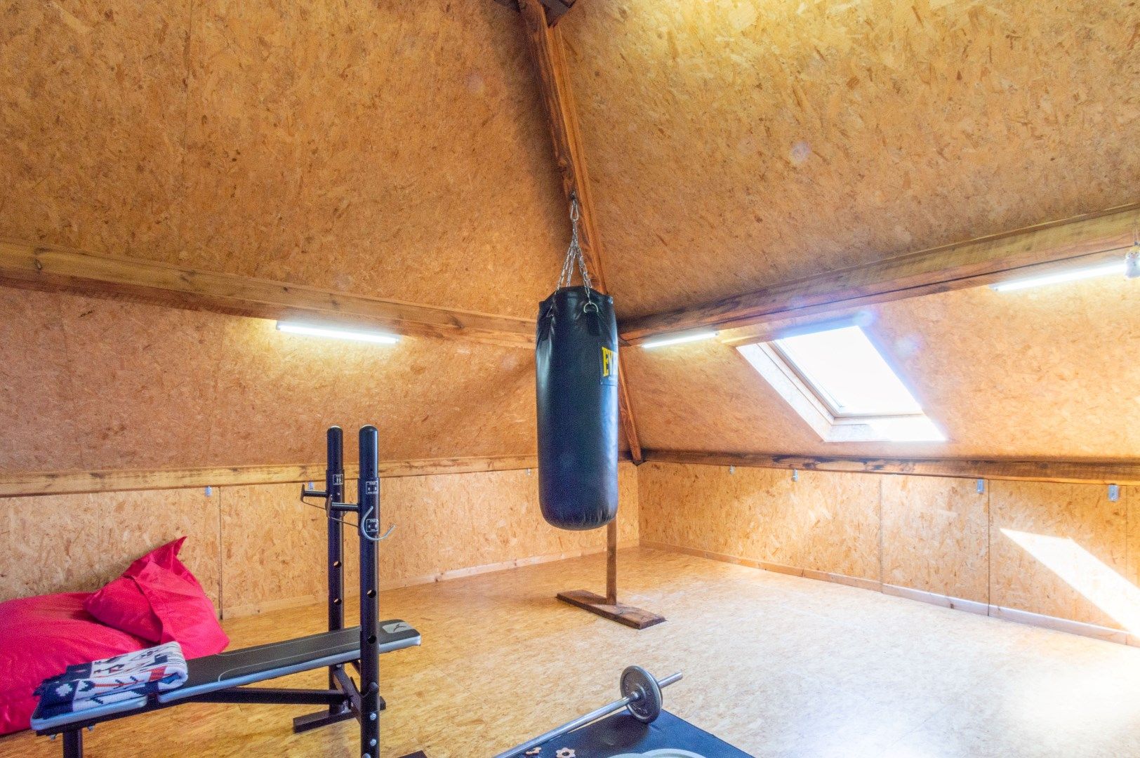 RUIME WONING MET 4 SLAAPKAMERS, GARAGE & ZUID-TUIN ! foto 23