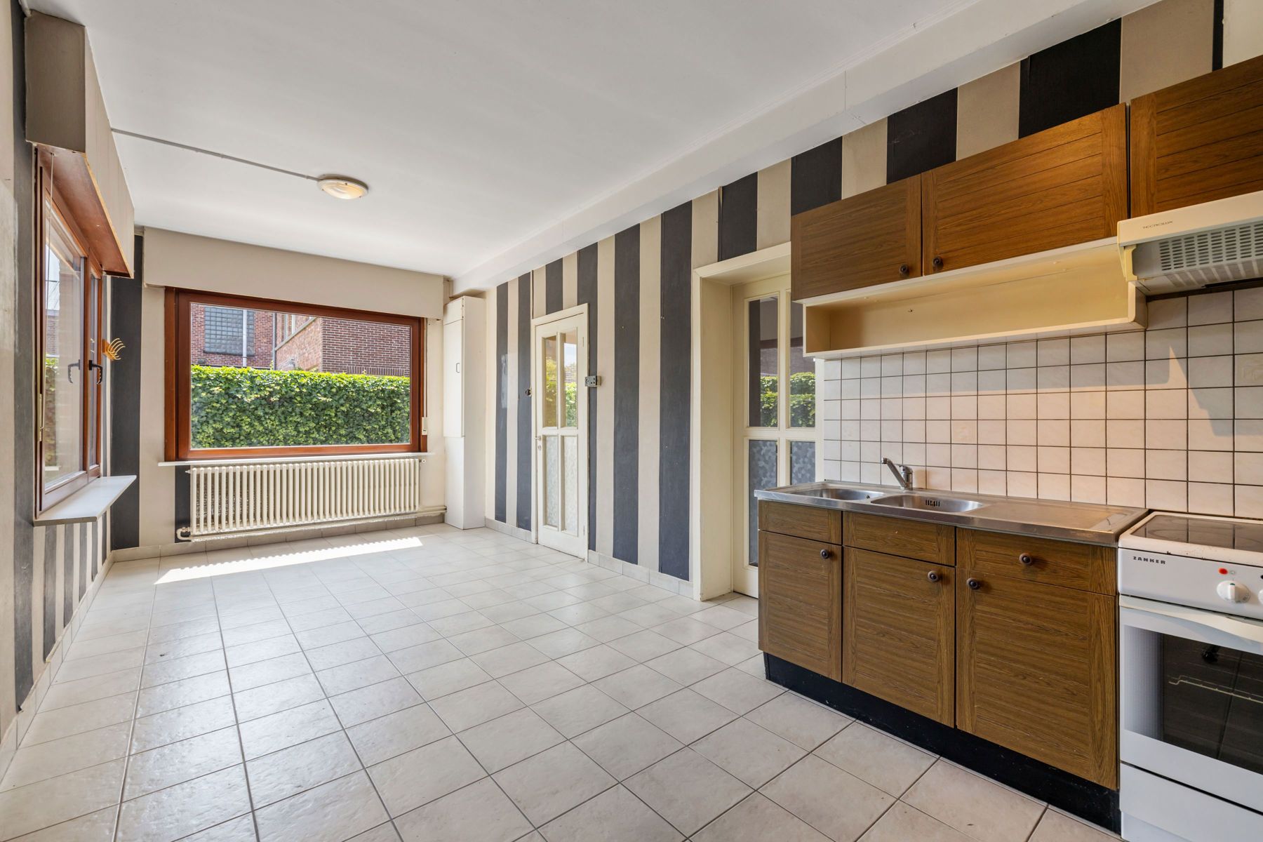 Ruime woning met handelsmogelijkheden - 3 slpk - Balgerhoeke foto 8
