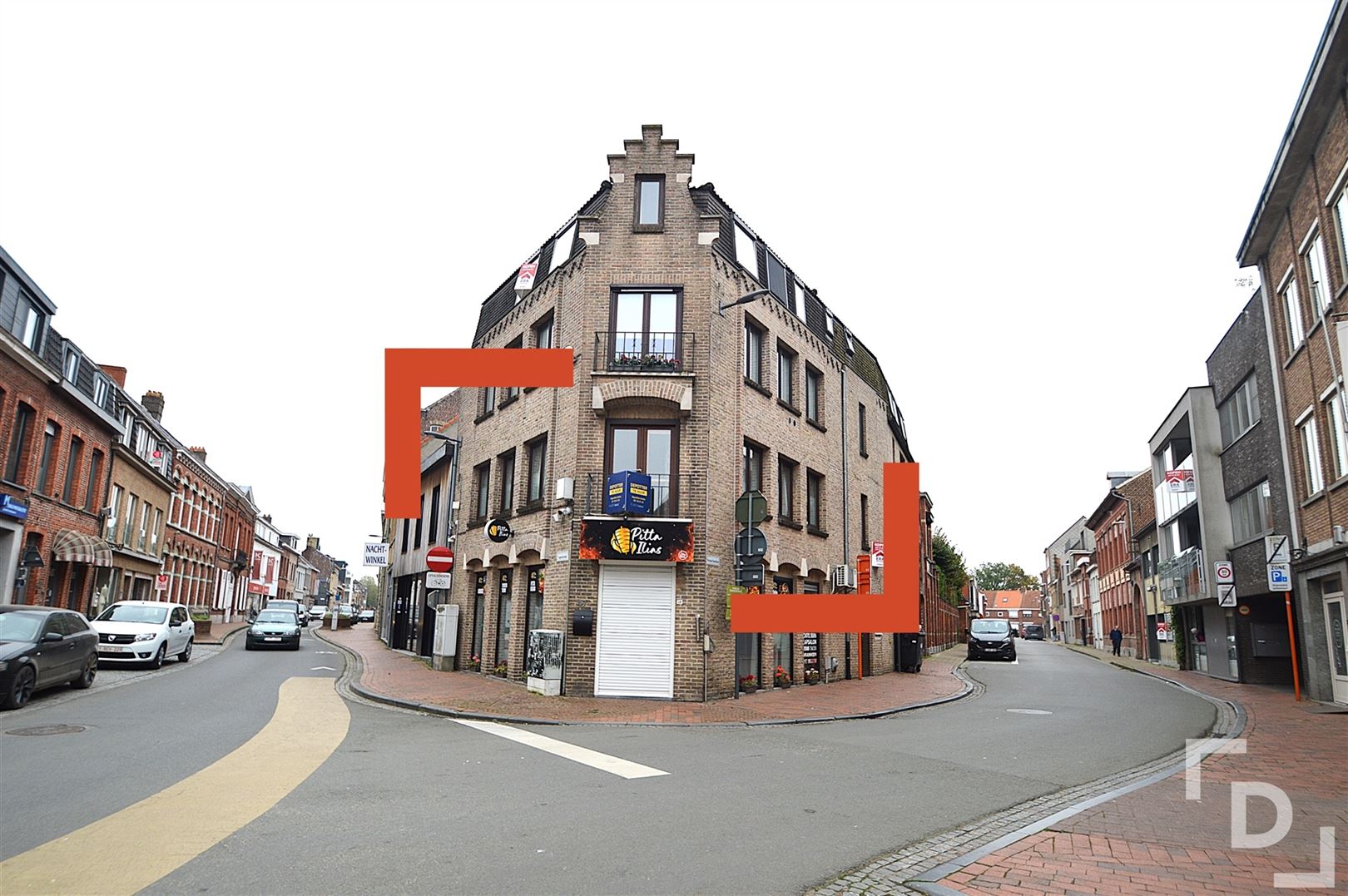 Ruim, lichtrijk appartement in het centrum van Poperinge foto {{pictureIndex}}