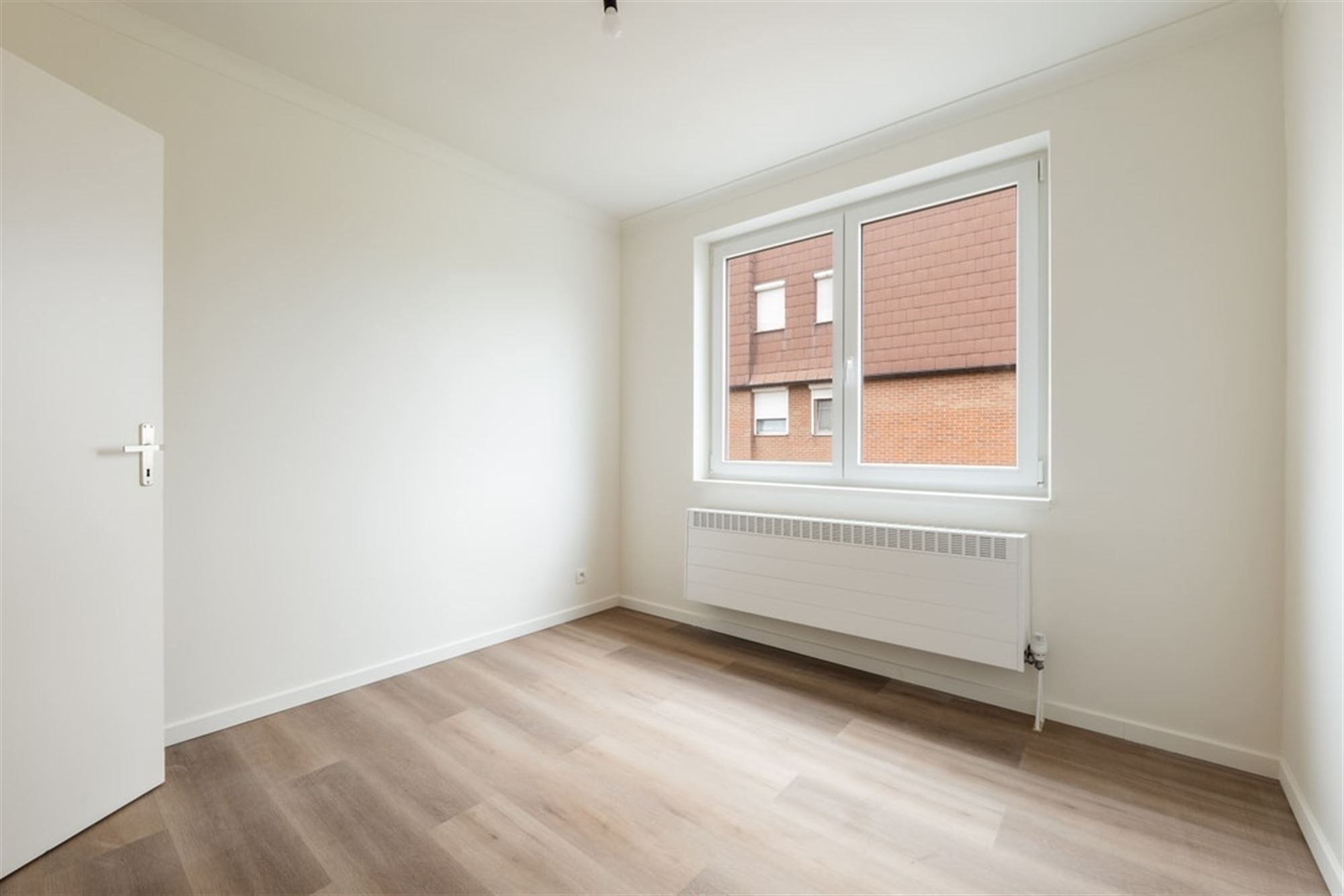 KNAP APPARTEMENT MET 2 SLKS EN PARKEERPLAATS VLAKBIJ HET CENTRUM VAN SINT-TRUIDEN  foto 21