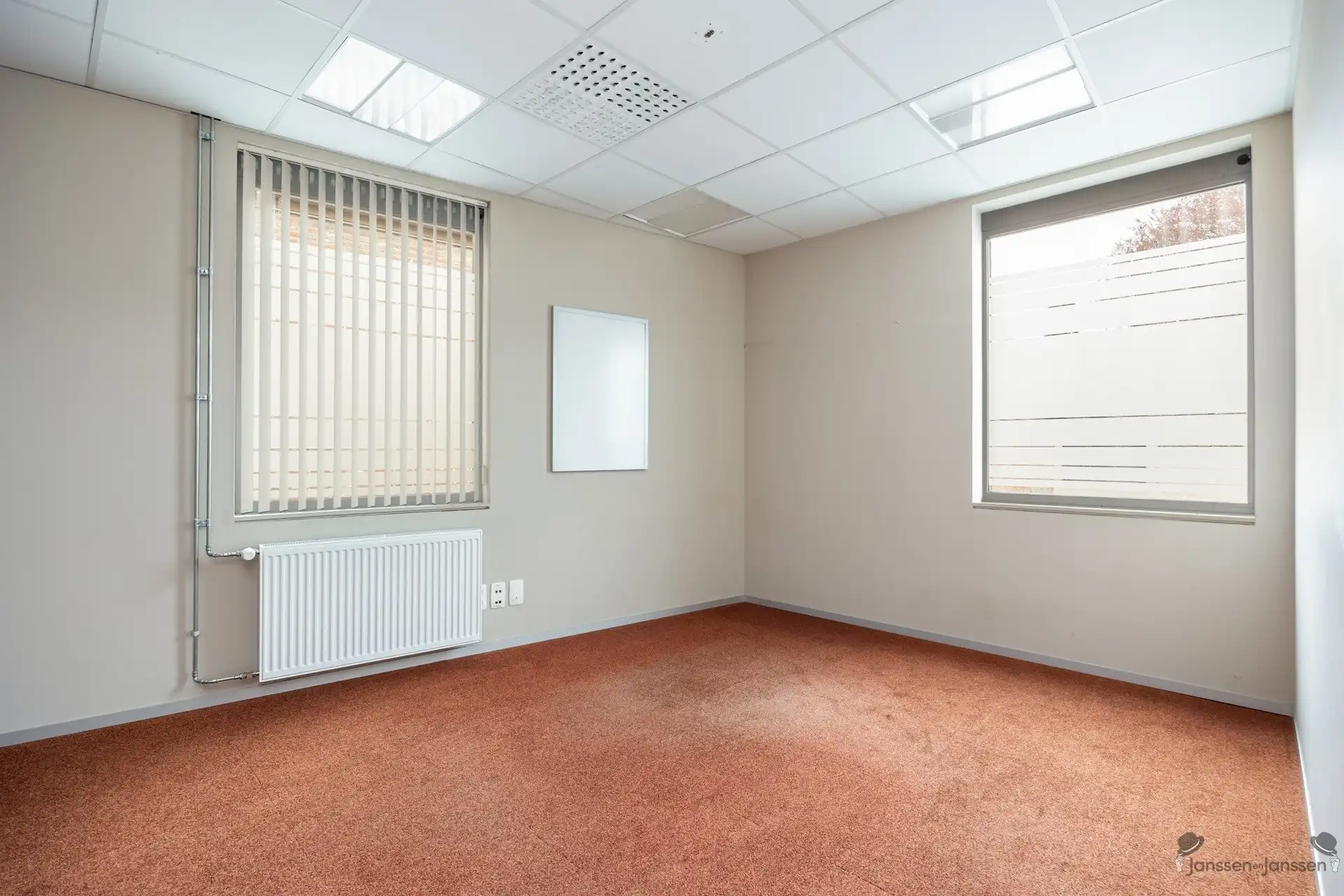 Commercieel gebouw met parkeergelegenheid! foto 16