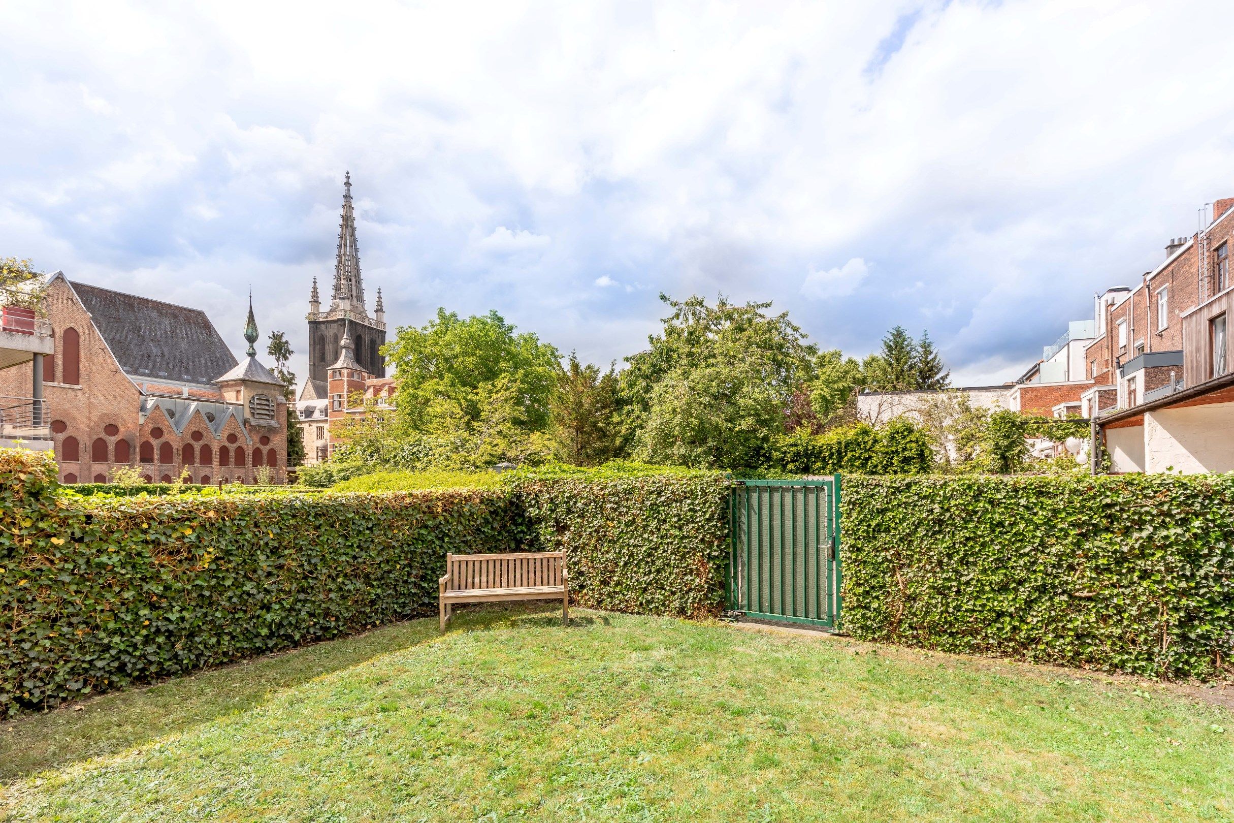 Gelijkvloers appartement met tuin op toplocatie! foto 5