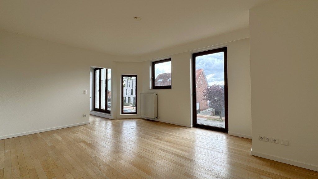 Instapklaar kantoor te huur nabij N12 in Schilde foto 4