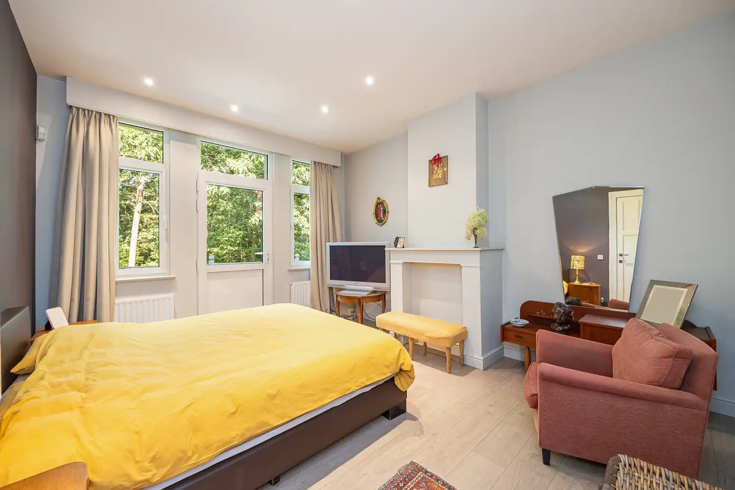 Instapklare en karaktervolle villa op toplocatie, gelegen op een ruim perceel van +-2450m², omgeven door rust, privacy en groen foto 29