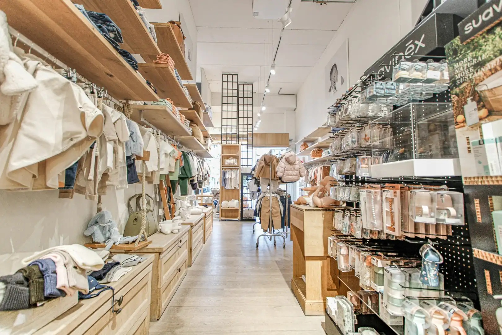 Zeer centraal gelegen handelspand op Lippenslaan 207, 306m² glv plus mezzanine, kelder en garage foto 11